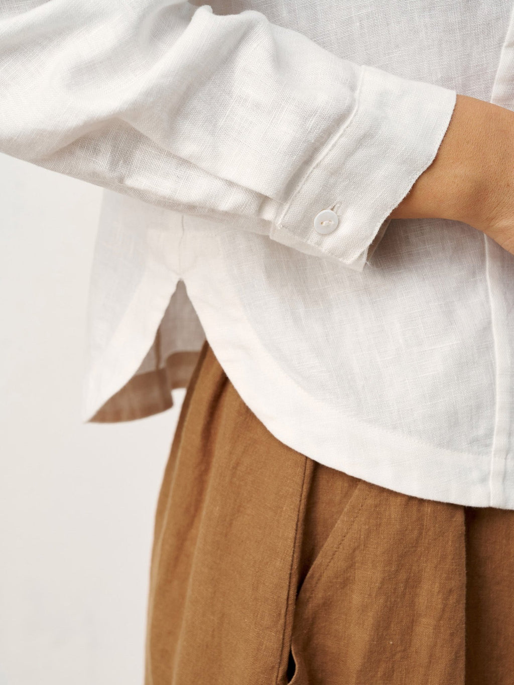 100% Linen Small Collar Curved Hem Tailored Shirt AVELINE - PhishStones Products