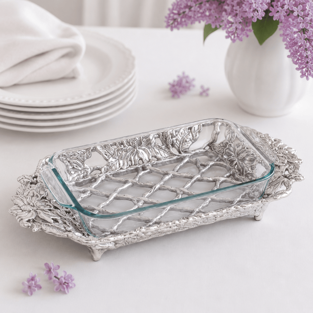 Magnolia Pyrex Holder 3qt