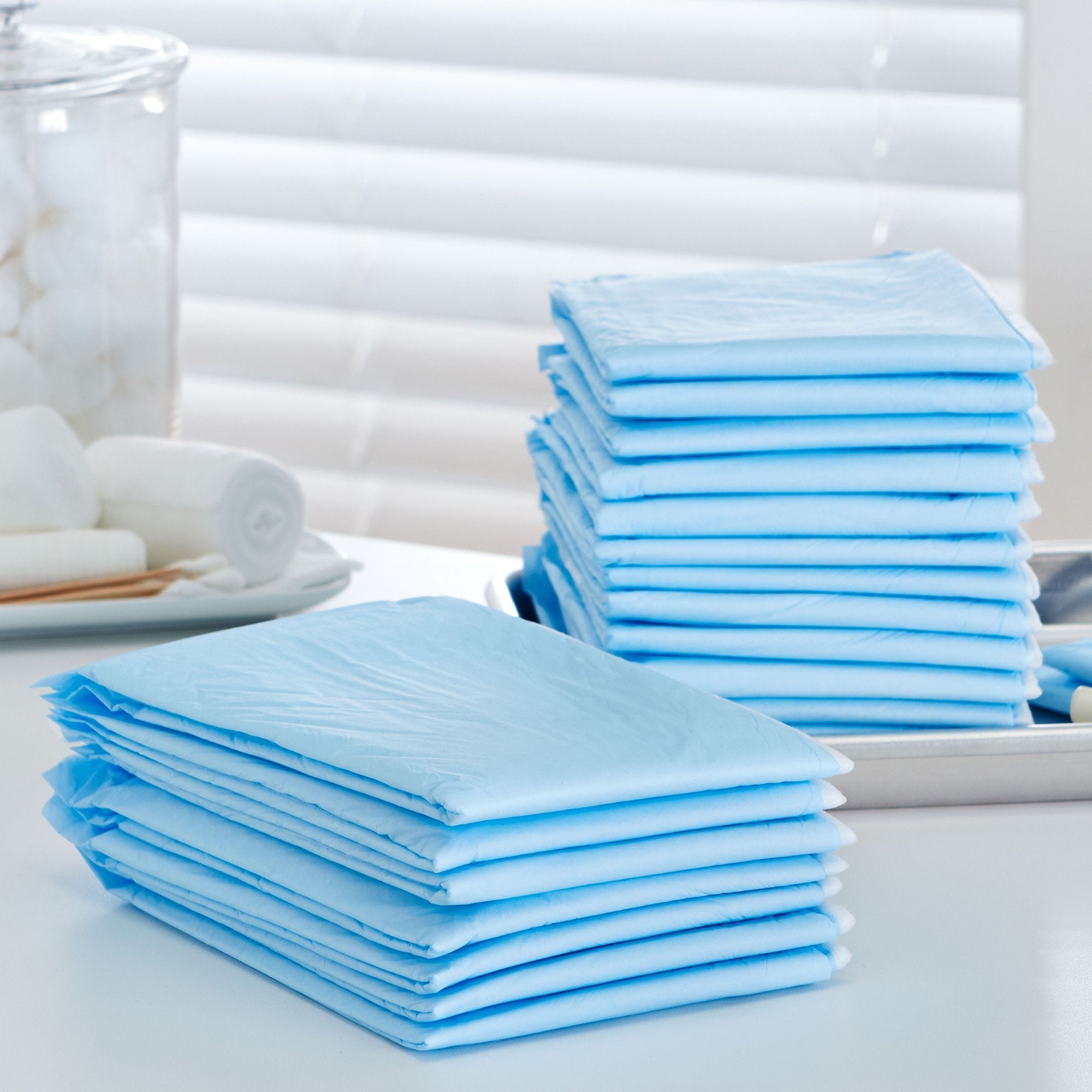 McKesson Classic Plus Light Absorbency Underpads, 17 x 24 Inch UPLT1724