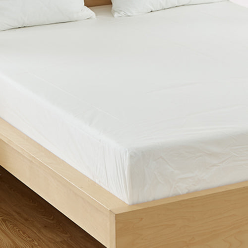 Full Mattress Protector 54x75x9 - Waterproof, Flame Retardant Bed Cover