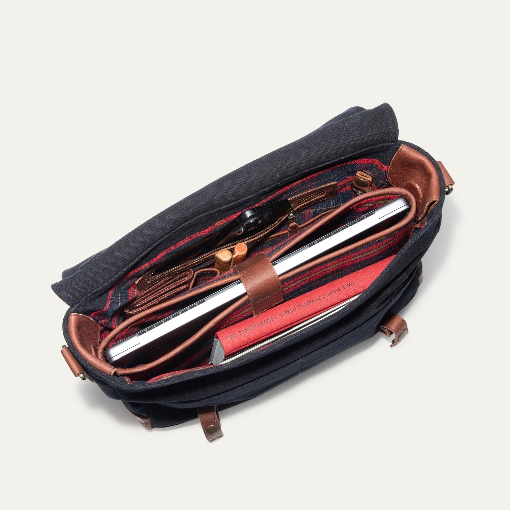 Wallace Messenger Bag