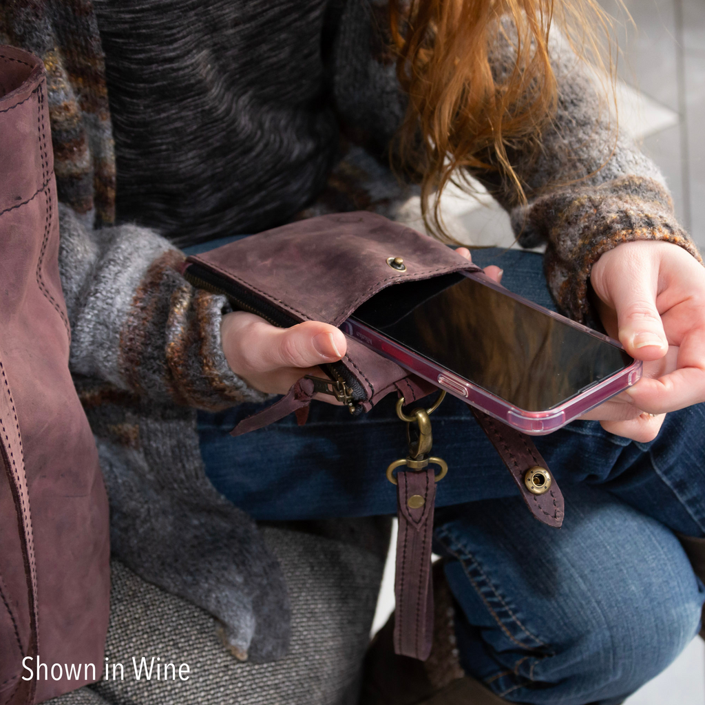Scalloped Edge Concert Wristlet with Crossbody: Sunset
