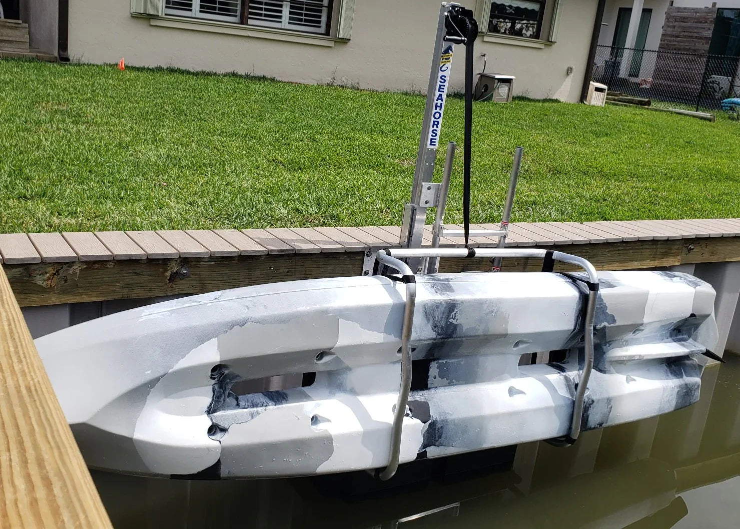 FIXED DOCK LAUNCH & STOW