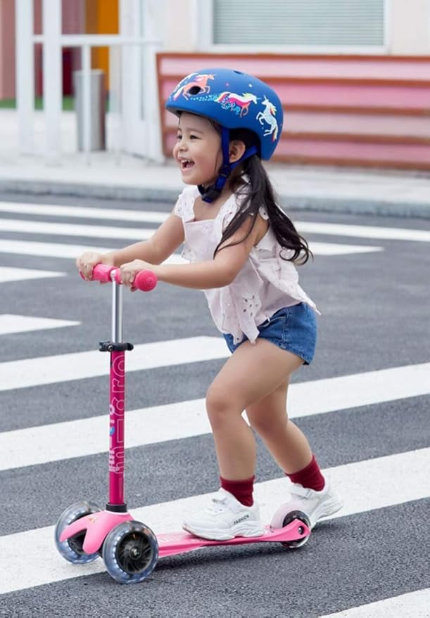 Micro Kickboard Mini Deluxe LED Three-Wheeled Lean-to-Steer Swiss-Designed Micro Scooter