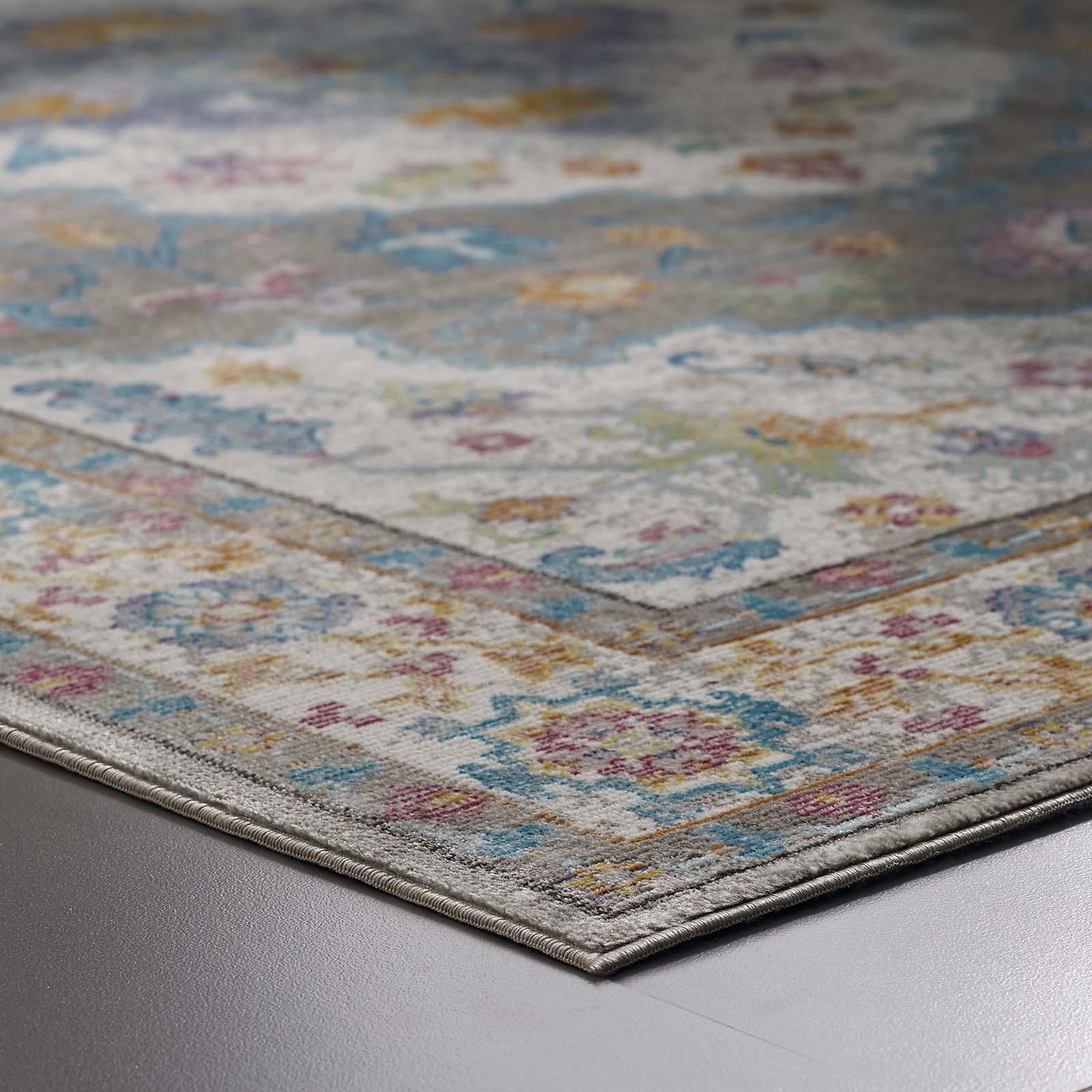 Success Anisah Distressed Floral Vintage Medallion 8x10 Area Rug by Modway