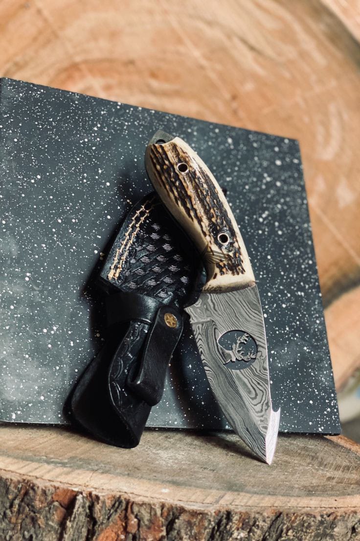 7.75" Inches HAND FORGED Full Tang Damascus Steel Skinning Knife+ Leather sheath - PhishStones Products