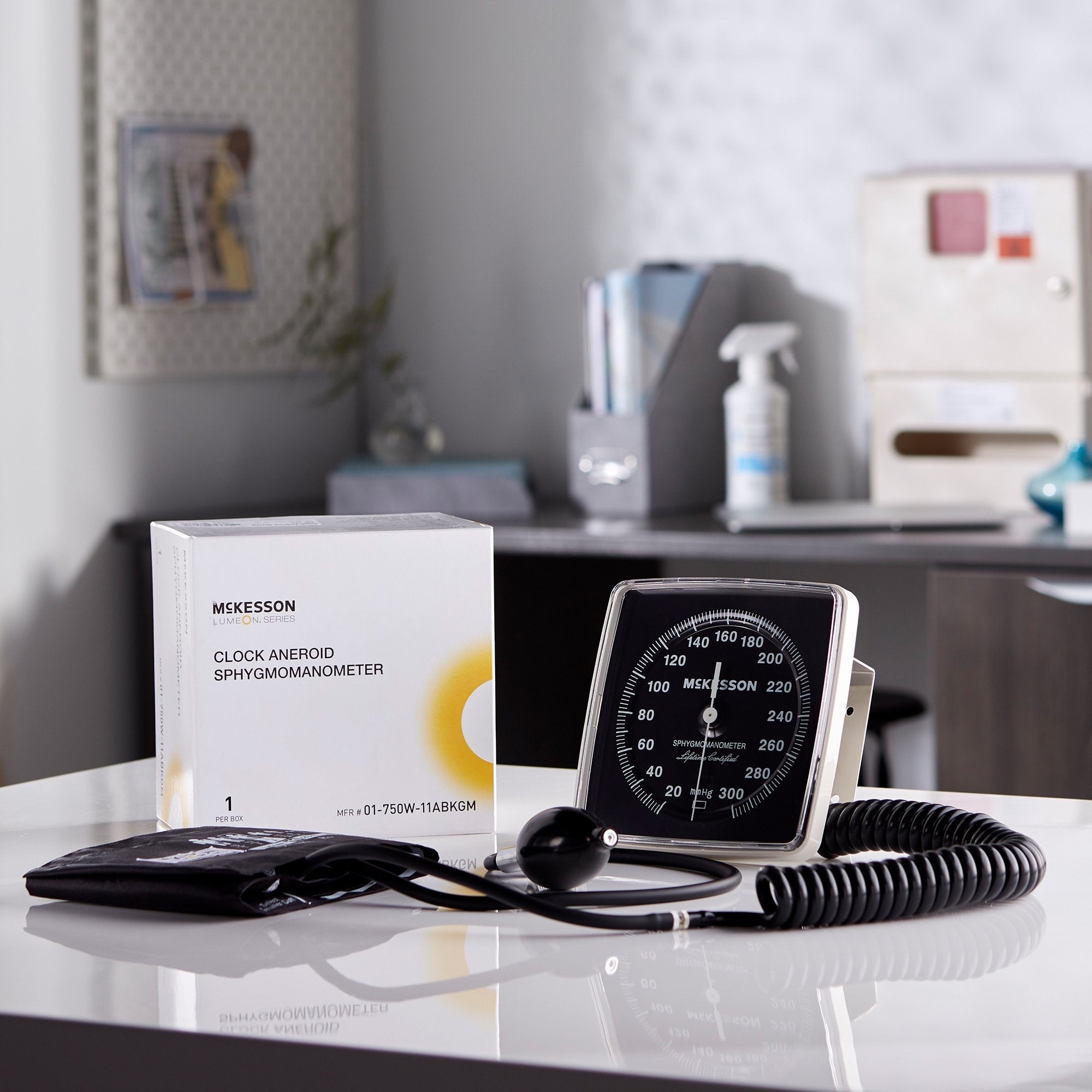 McKesson Lumeon™ Aneroid Sphygmomanometer 01-750W-11ABKGM