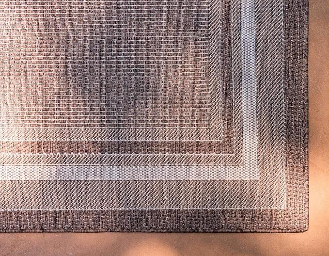 Unique Loom Outdoor Border Collection Area Rug - Soft Border (4' 1" x 6' 1" Rectangle, Brown/ Ivory)