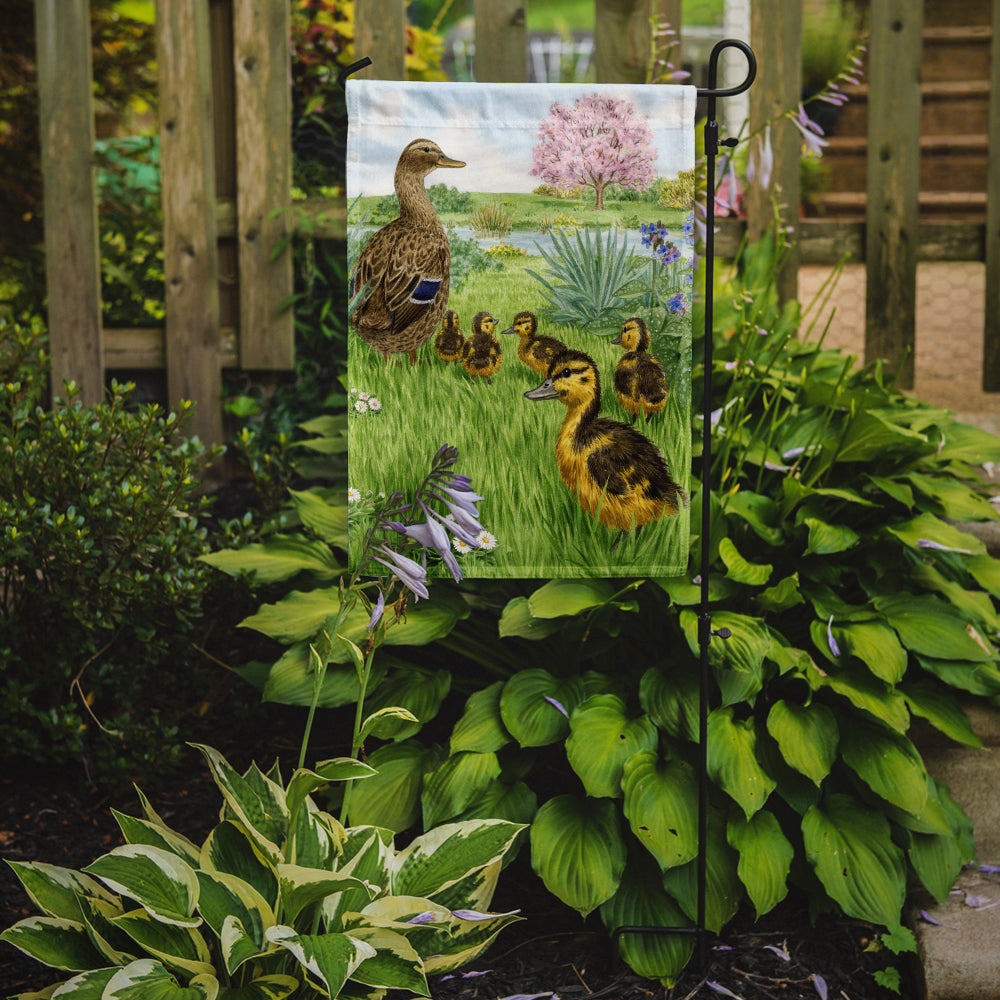 Female Mallard Duck & Ducklings Garden Flag Mailbox Decorative Yard Banner Outside Patio Artwork for Flower Beds, Garden Size, Multicolor