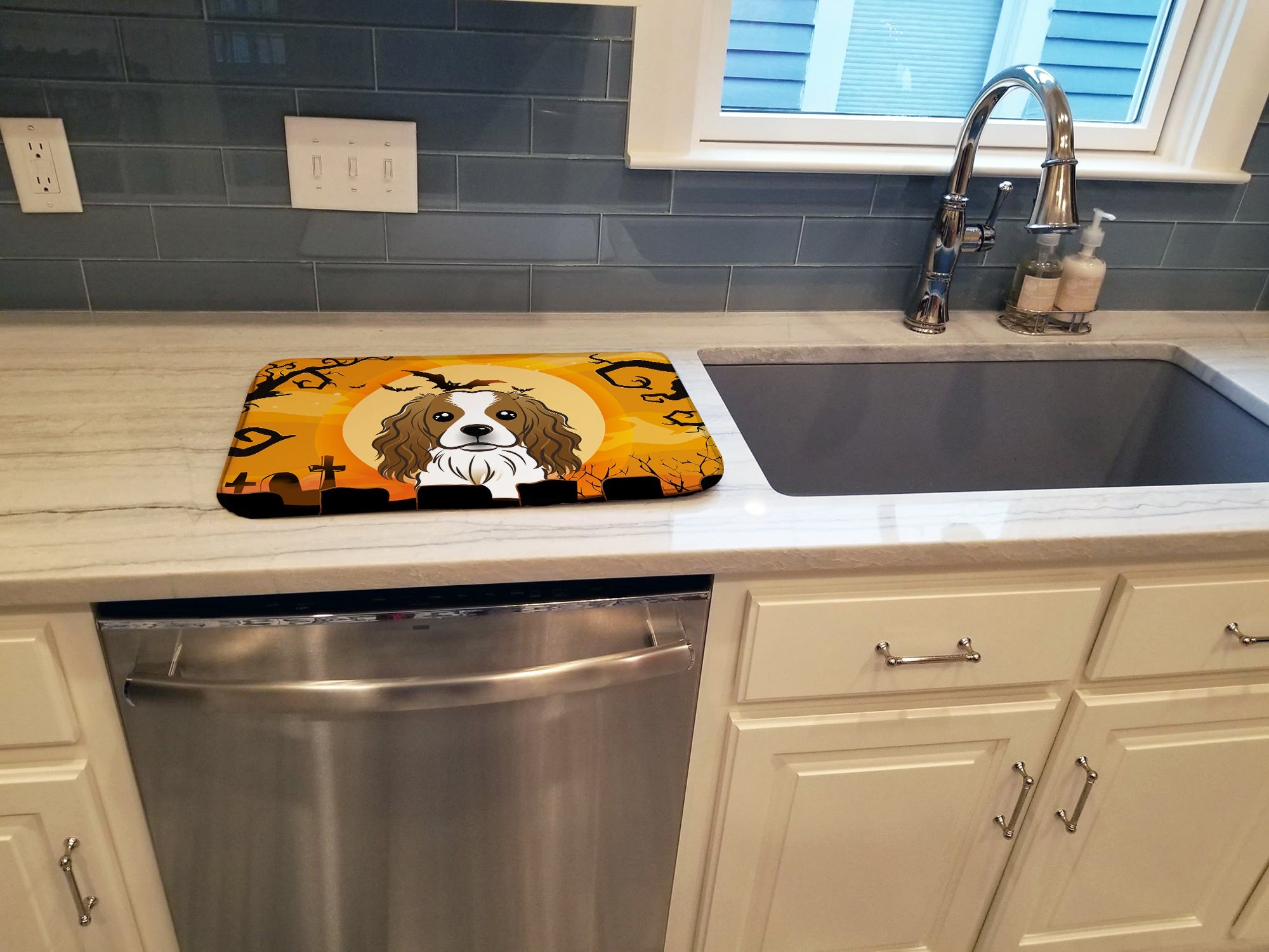 Halloween Cavalier Spaniel Dish Drying Mat Absorbent Dish Drying Mat Pad for Kitchen Counter Dish Drainer Mat for Countertop, 14 x 21", Multicolor