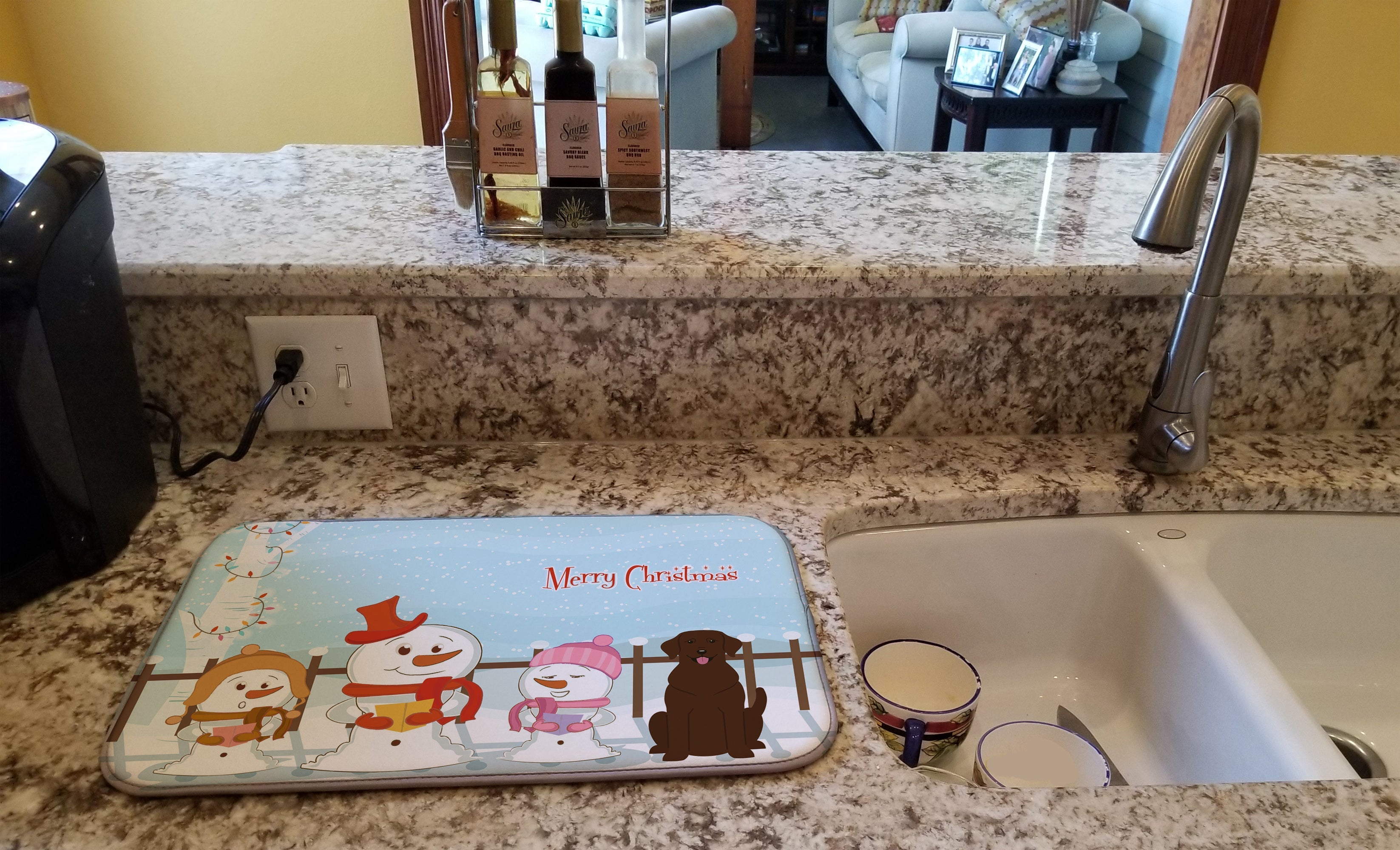 Merry Christmas Carolers Chocolate Labrador Dish Drying Mat Absorbent Dish Drying Mat Pad for Kitchen Counter Dish Drainer Mat for Countertop, 14 x 21", Multicolor