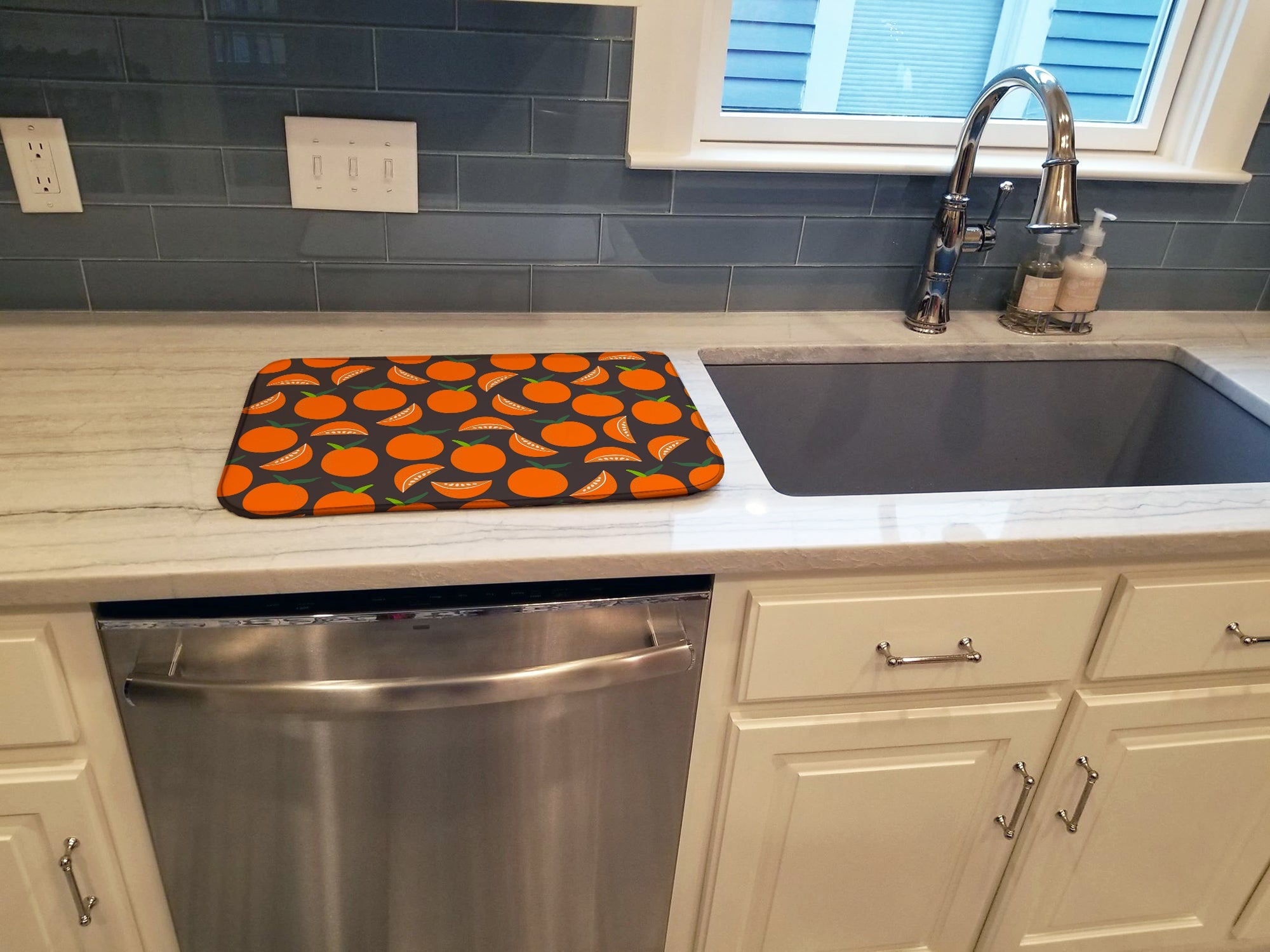 Oranges on Gray Dish Drying Mat Absorbent Dish Drying Mat Pad for Kitchen Counter Dish Drainer Mat for Countertop, 14 x 21", Multicolor