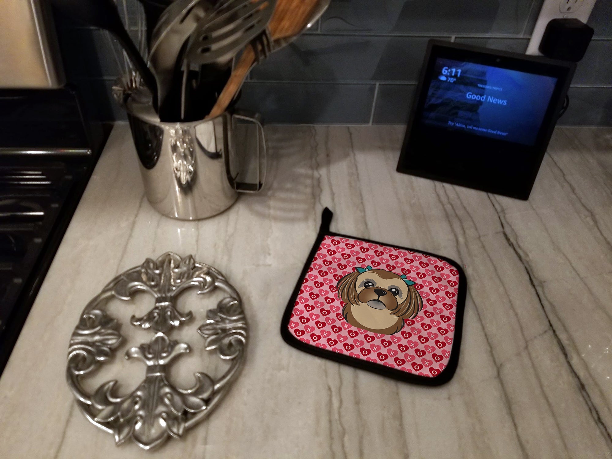 Chocolate Brown Shih Tzu Hearts Pot Holders - Set of 2 - Heat-Resistant Kitchen Essentials BB5319PTHD