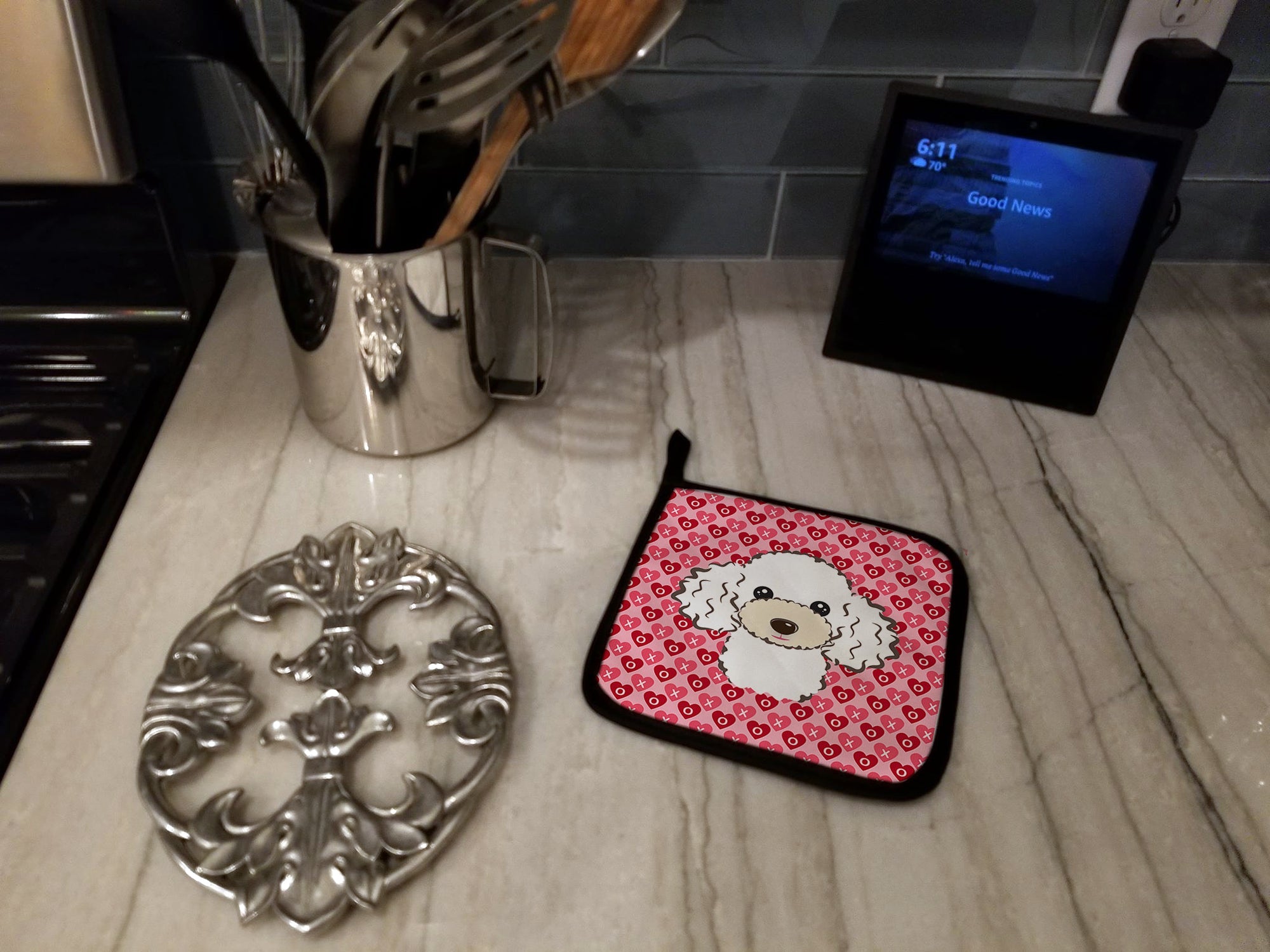 White Poodle Hearts Pot Holders - Set of 2 - Heat-Resistant Kitchen Essentials BB5327PTHD