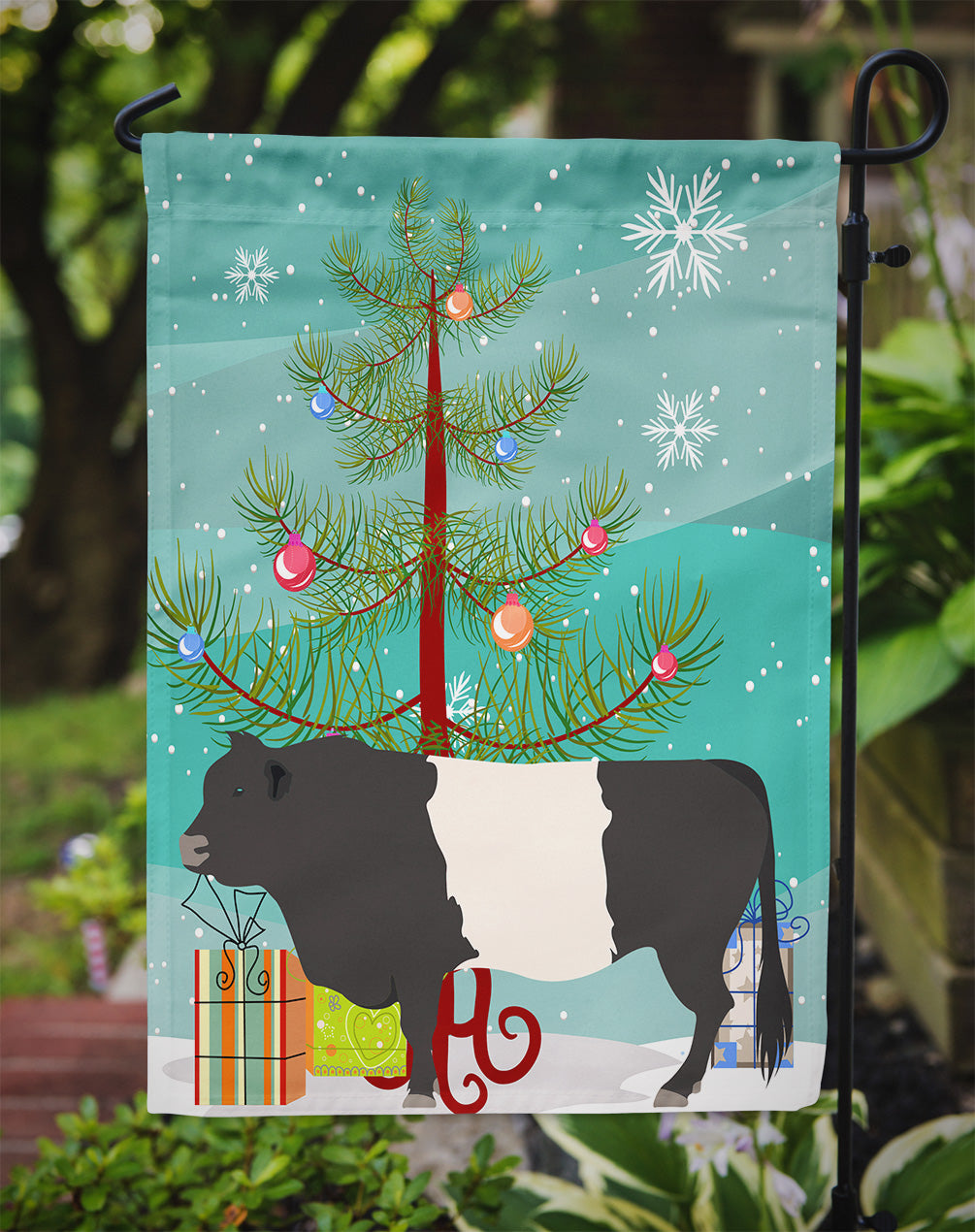 Belted Galloway Cow Christmas Garden Flag Mailbox Decorative Yard Banner Outside Patio Artwork for Flower Beds, Garden Size, Multicolor