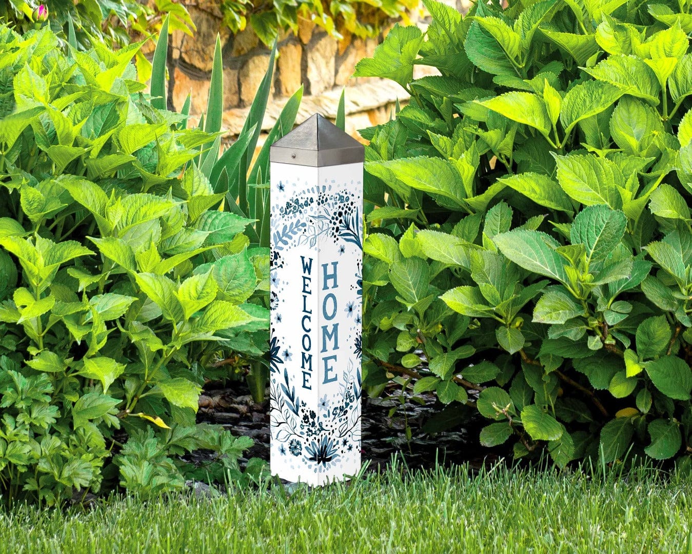 Blue Garden Art Pole 20 Inches Tall