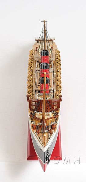 Queen Mary Midsize with Display Case