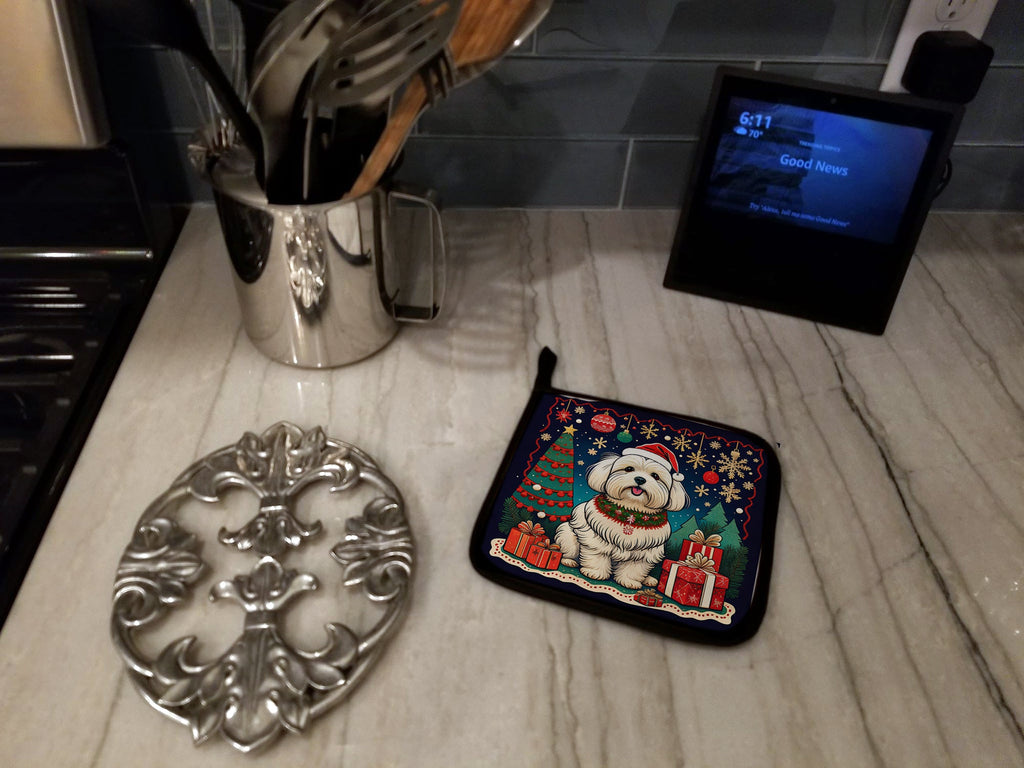 Coton De Tulear Christmas Pot Holder Set of 2 Heat Resistant Quilted Hot Pads 7.5 x 7.5 Inch, Insulated Kitchen Trivets for Cooking & Baking