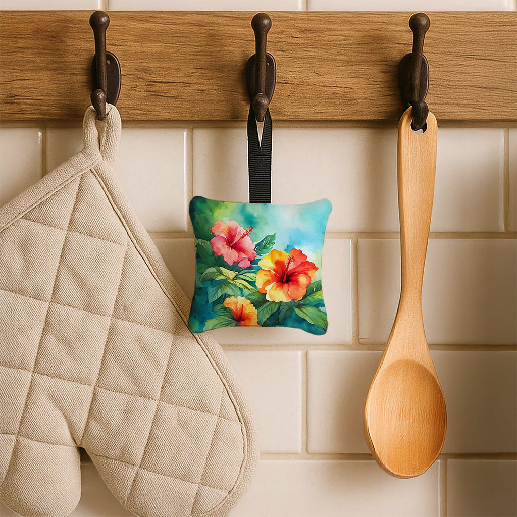 Hawaii Hawaiian Hibiscus in Watercolor Hanging Square Fabric Ornament 3.5 × 3.5 Decorative Door-Knob & Tree Hanger, Soft Fabric