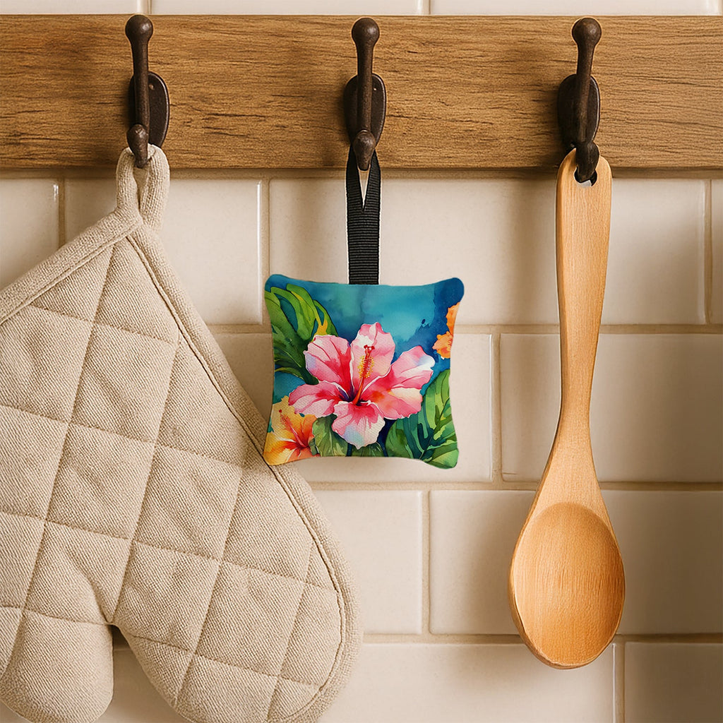 Hawaii Hawaiian Hibiscus in Watercolor Hanging Square Fabric Ornament 3.5 × 3.5 Decorative Door-Knob & Tree Hanger, Soft Fabric