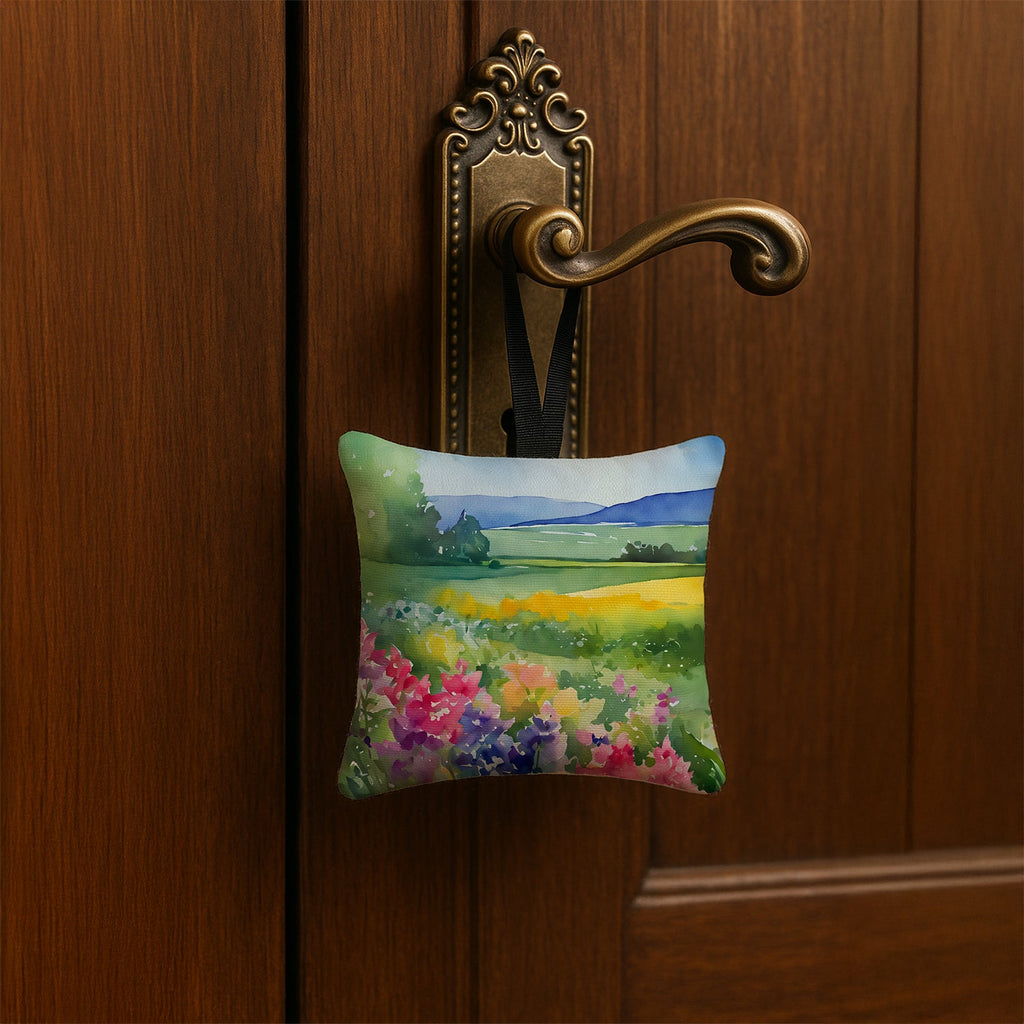 Massachusetts Mayflowers in Watercolor Hanging Square Fabric Ornament 3.5 × 3.5 Decorative Door-Knob & Tree Hanger, Soft Fabric