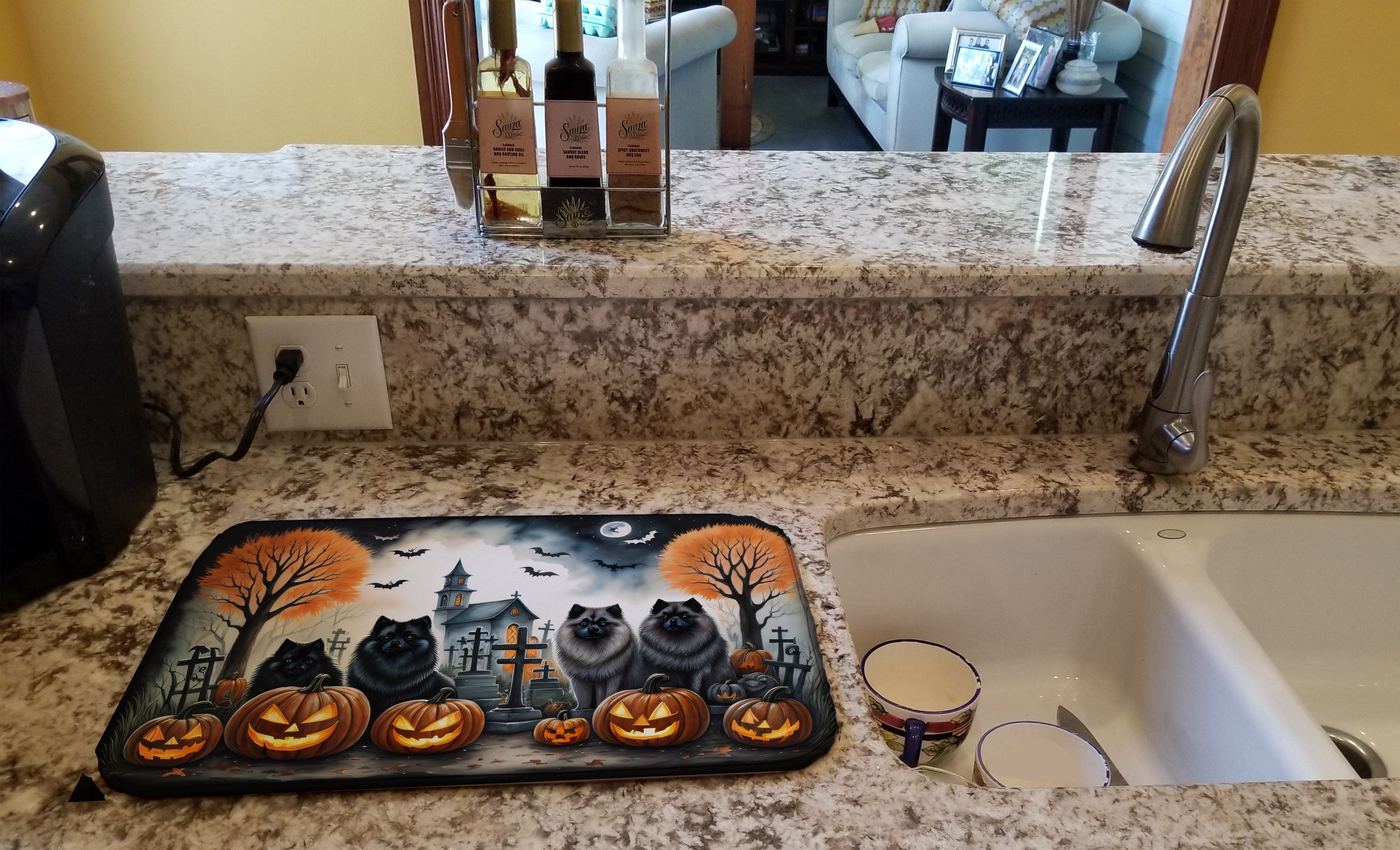 Keeshond Spooky Halloween Dish Drying Mat Absorbent Dish Drying Mat Pad for Kitchen Counter Dish Drainer Mat for Countertop, 14 x 21", Multicolor