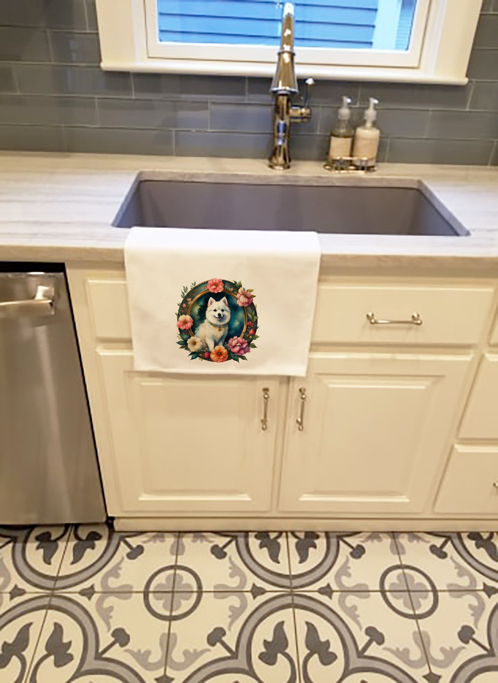 Japanese Spitz and Flowers Kitchen Towel Set of 2 White Dish Towels Decorative Bathroom Hand towel for Hand, Face, Hair, Yoga, Tea, Dishcloth, 19 X 28", White