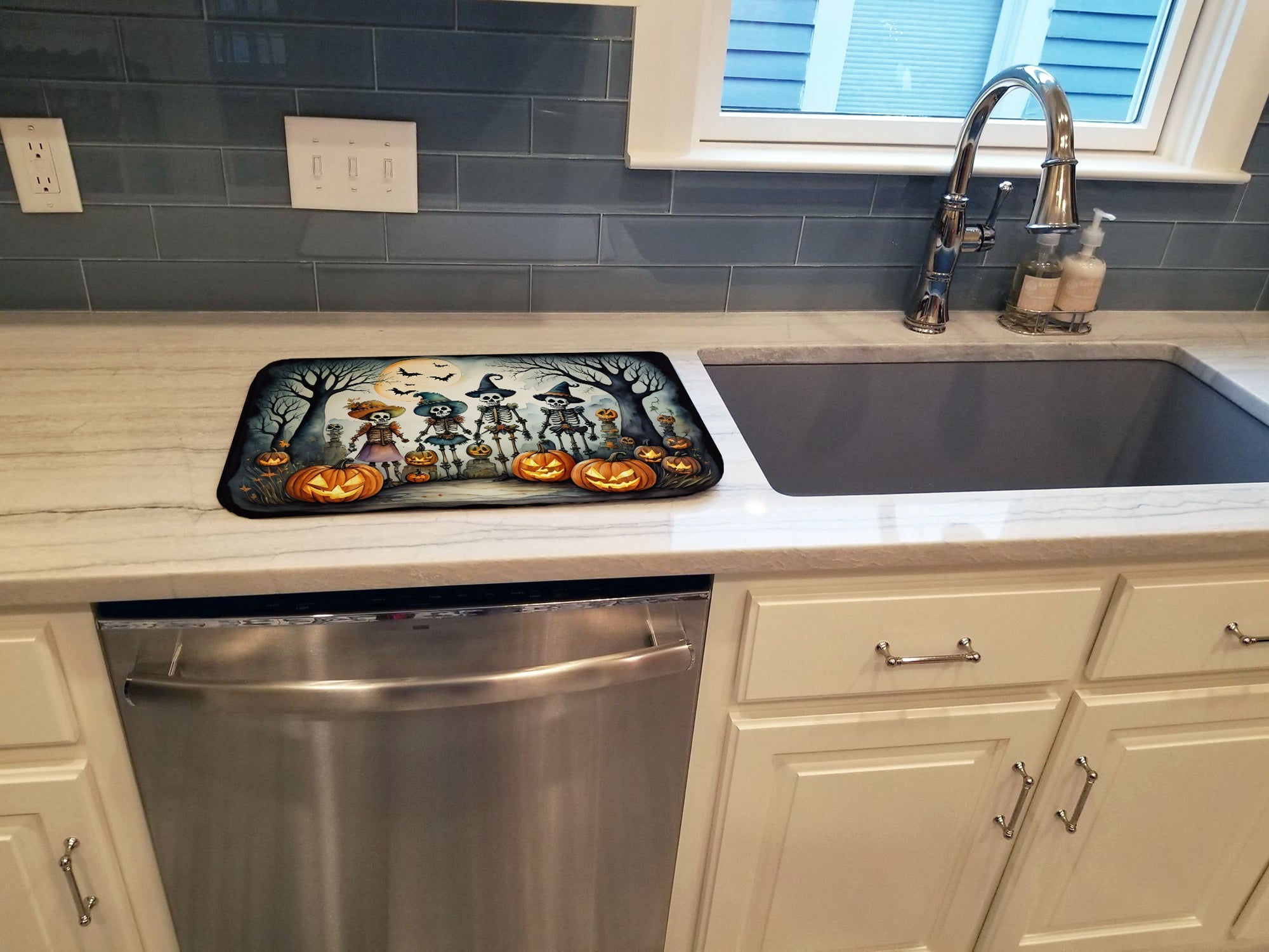 Calacas Skeletons Spooky Halloween Dish Drying Mat Absorbent Dish Drying Mat Pad for Kitchen Counter Dish Drainer Mat for Countertop, 14 x 21", Multicolor