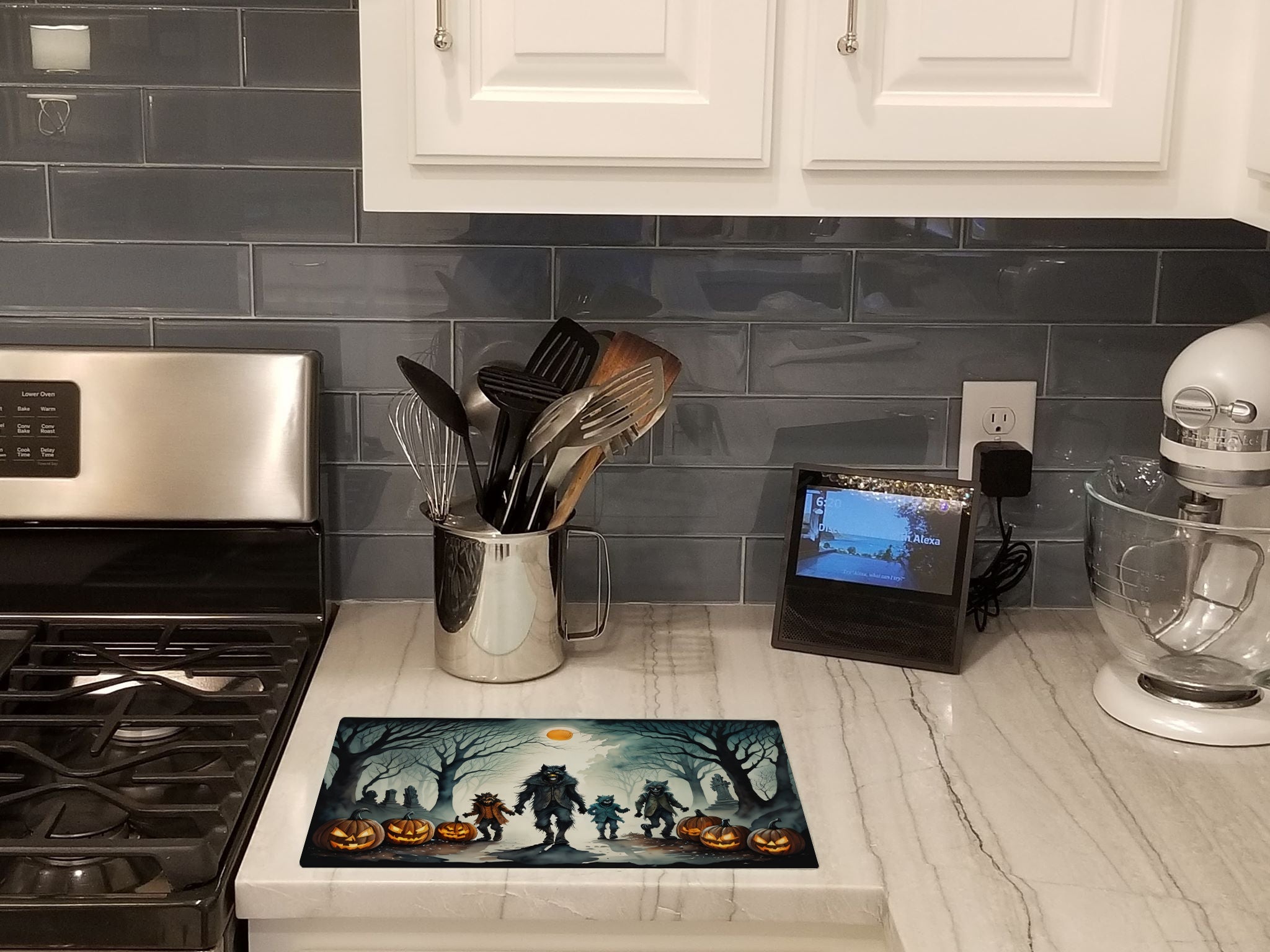 Werewolves Spooky Halloween Cutting Board Tempered Glass Kitchen Cutting Surface, Heat Resistant Chopping, Non-Slip Feet, Food Prep & Serving
