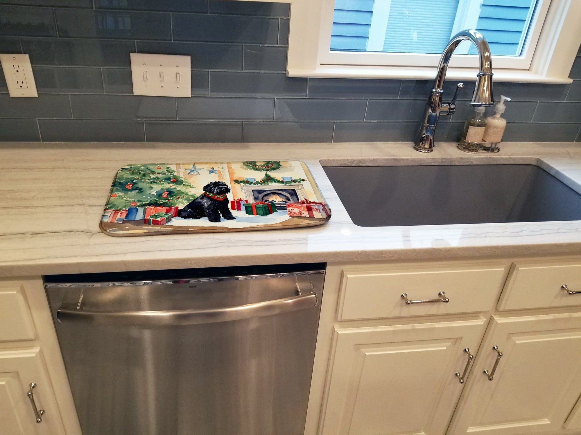 Black Russian Terrier Cozy Christmas Dish Drying Mat Absorbent Dish Drying Mat Pad for Kitchen Counter Dish Drainer Mat for Countertop, 14 x 21", Multicolor