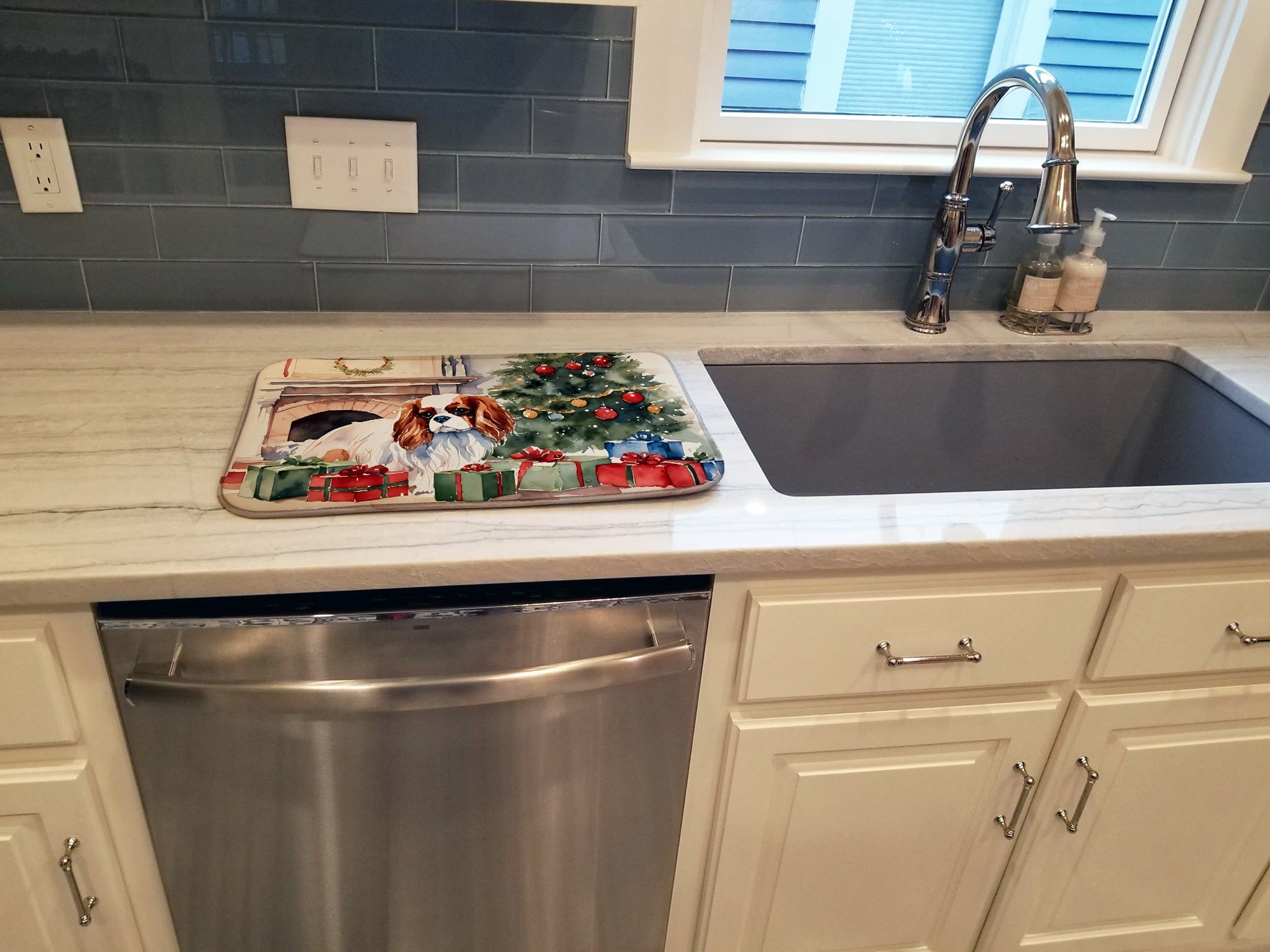 Cavalier Spaniel Cozy Christmas Dish Drying Mat Absorbent Dish Drying Mat Pad for Kitchen Counter Dish Drainer Mat for Countertop, 14 x 21", Multicolor