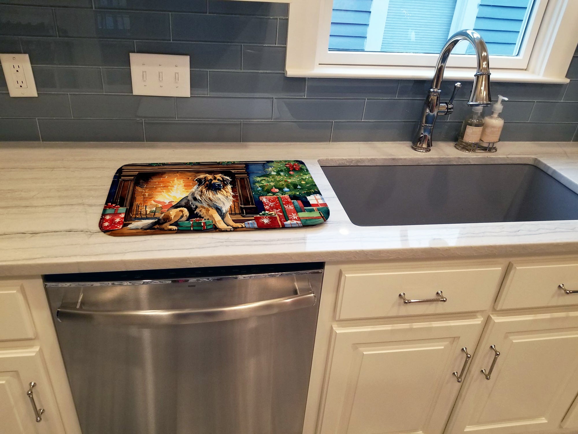Leonberger Cozy Christmas Dish Drying Mat Absorbent Dish Drying Mat Pad for Kitchen Counter Dish Drainer Mat for Countertop, 14 x 21", Multicolor