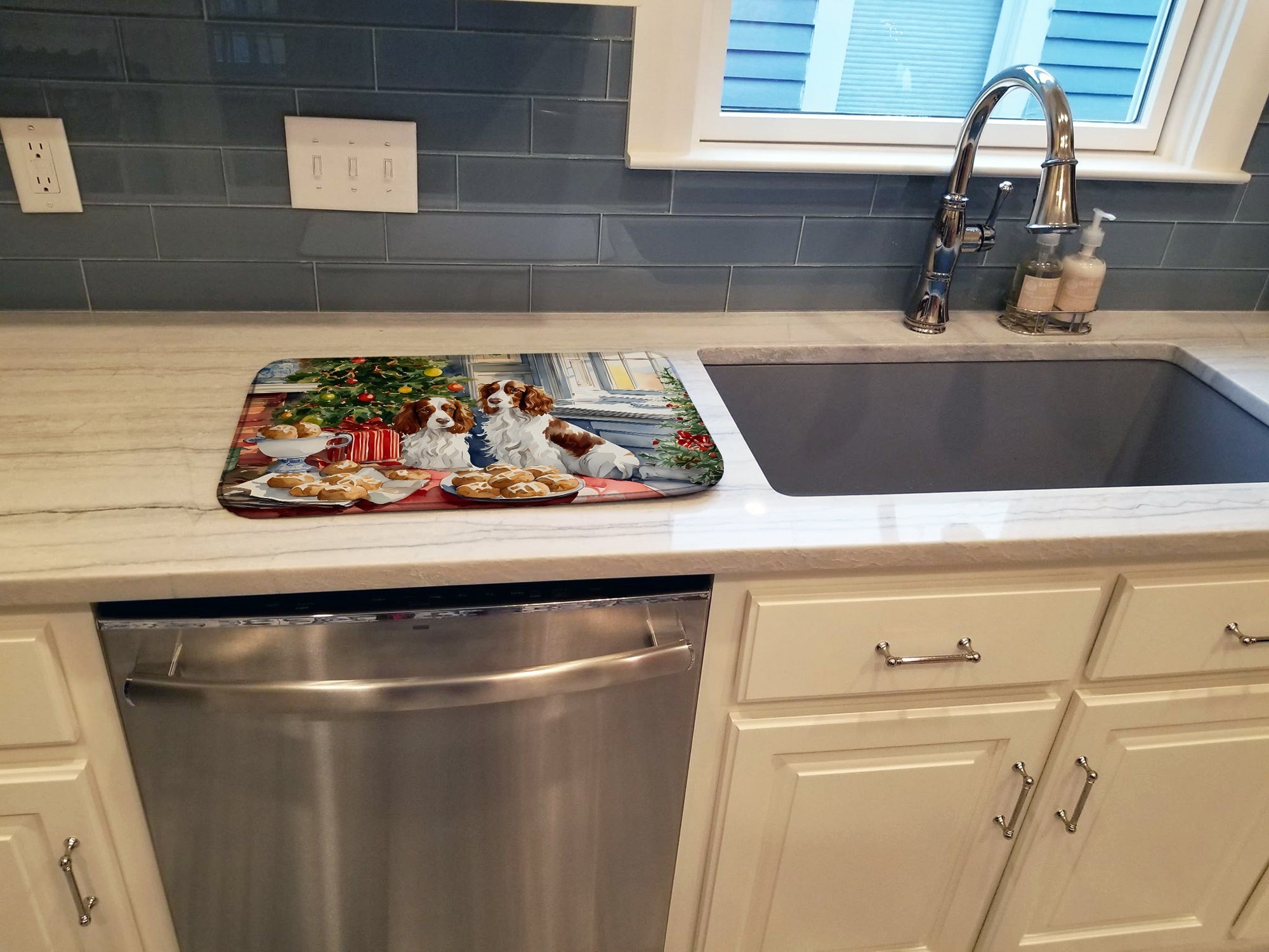 Welsh Springer Spaniel Christmas Cookies Dish Drying Mat Absorbent Dish Drying Mat Pad for Kitchen Counter Dish Drainer Mat for Countertop, 14 x 21", Multicolor