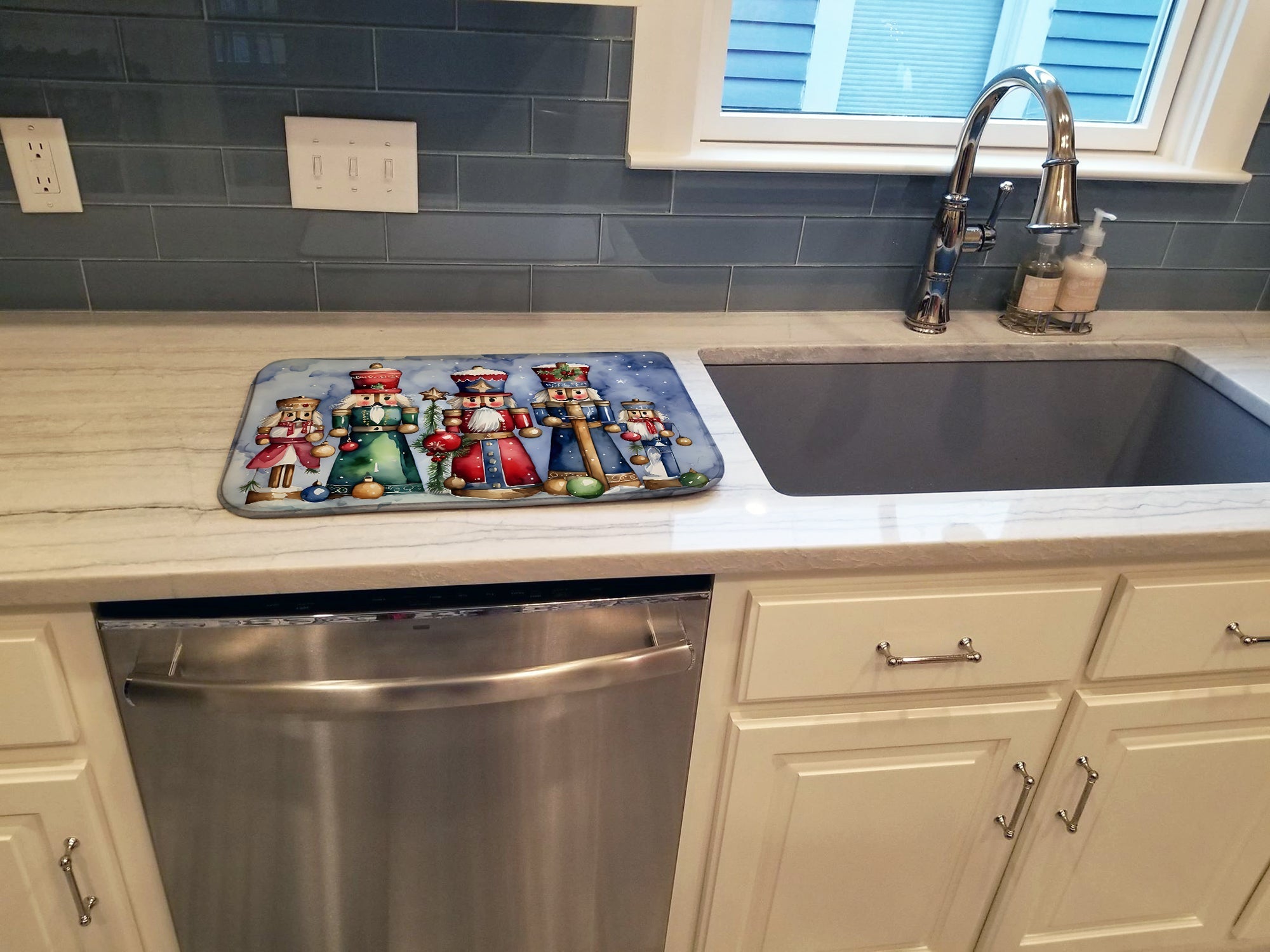 Nutcracker Soldiers Festive Display Watercolor Dish Drying Mat Absorbent Dish Drying Mat Pad for Kitchen Counter Dish Drainer Mat for Countertop, 14 x 21", Multicolor
