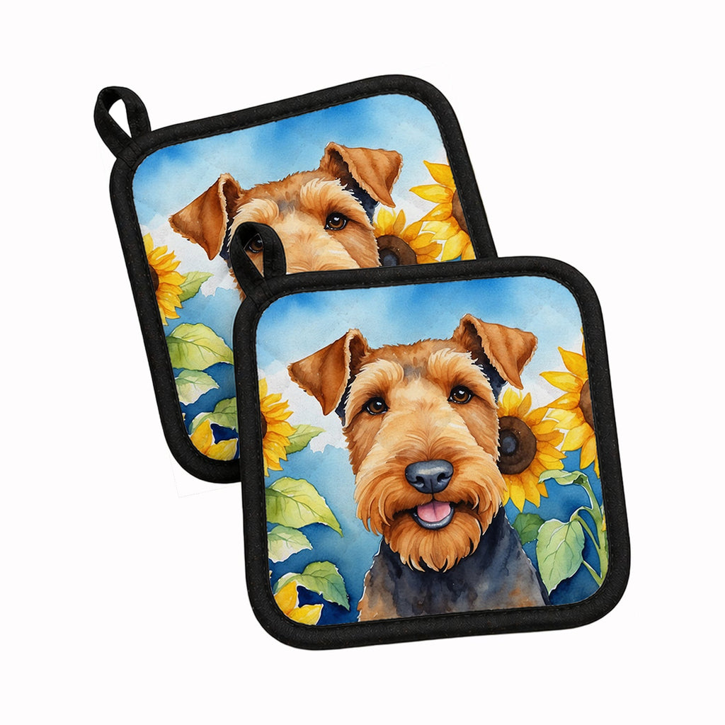 Airedale Terrier in Sunflowers Pot Holder Set of 2 Heat Resistant Quilted Hot Pads 7.5 x 7.5 Inch, Insulated Kitchen Trivets for Cooking & Baking