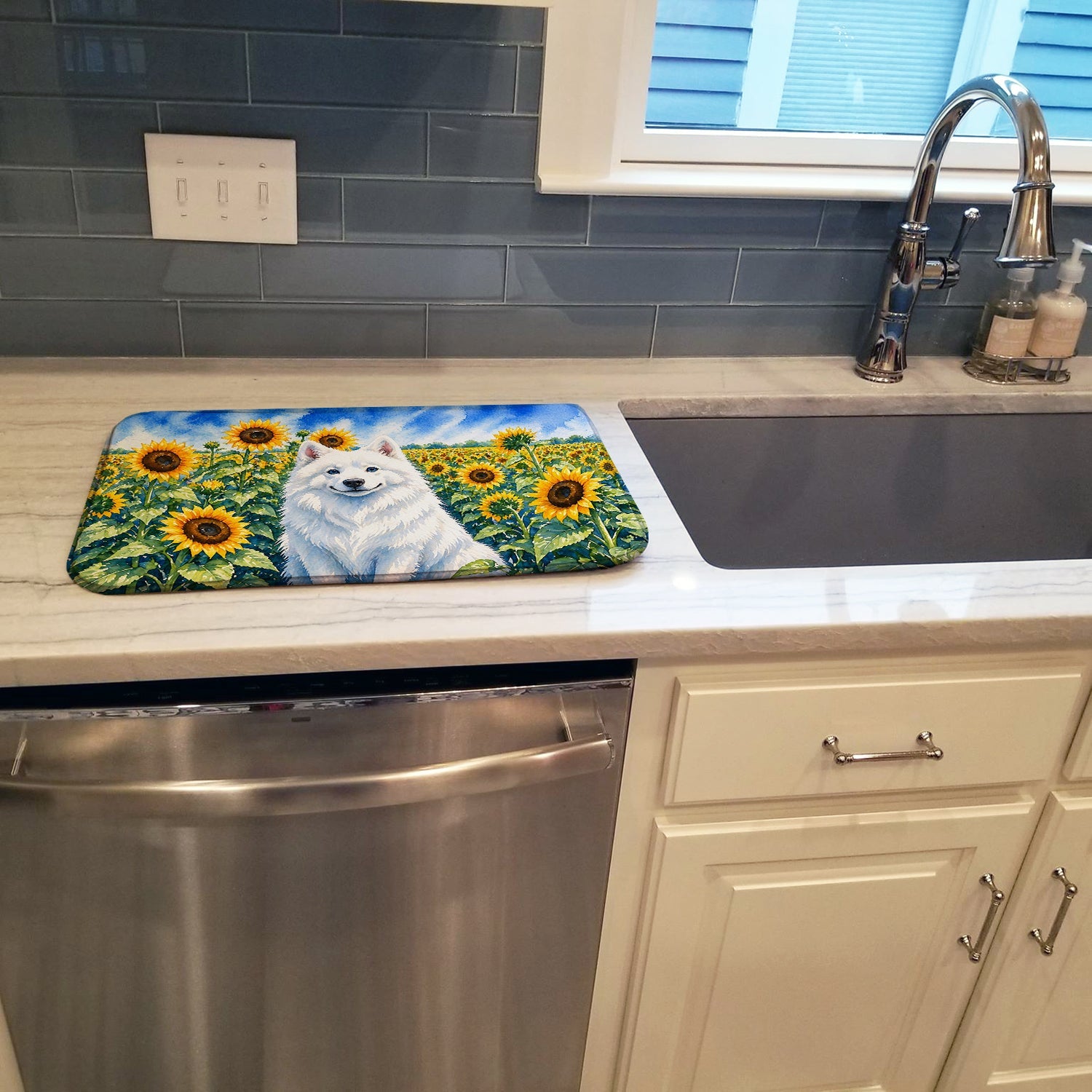 American Eskimo in Sunflowers Dish Drying Mat Absorbent Dish Drying Mat Pad for Kitchen Counter Dish Drainer Mat for Countertop, 14 x 21", Multicolor