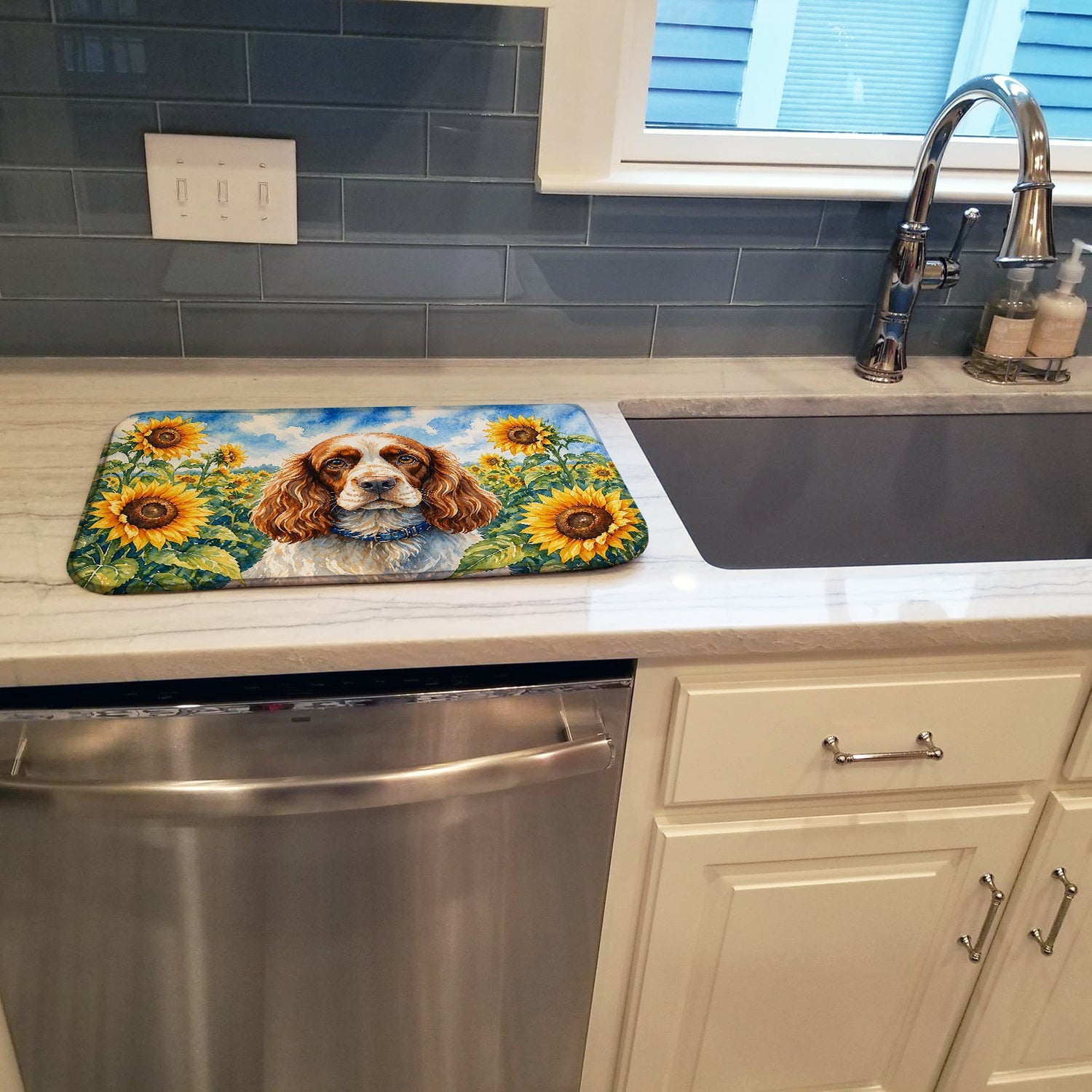 Cocker Spaniel in Sunflowers Dish Drying Mat Absorbent Dish Drying Mat Pad for Kitchen Counter Dish Drainer Mat for Countertop, 14 x 21", Multicolor