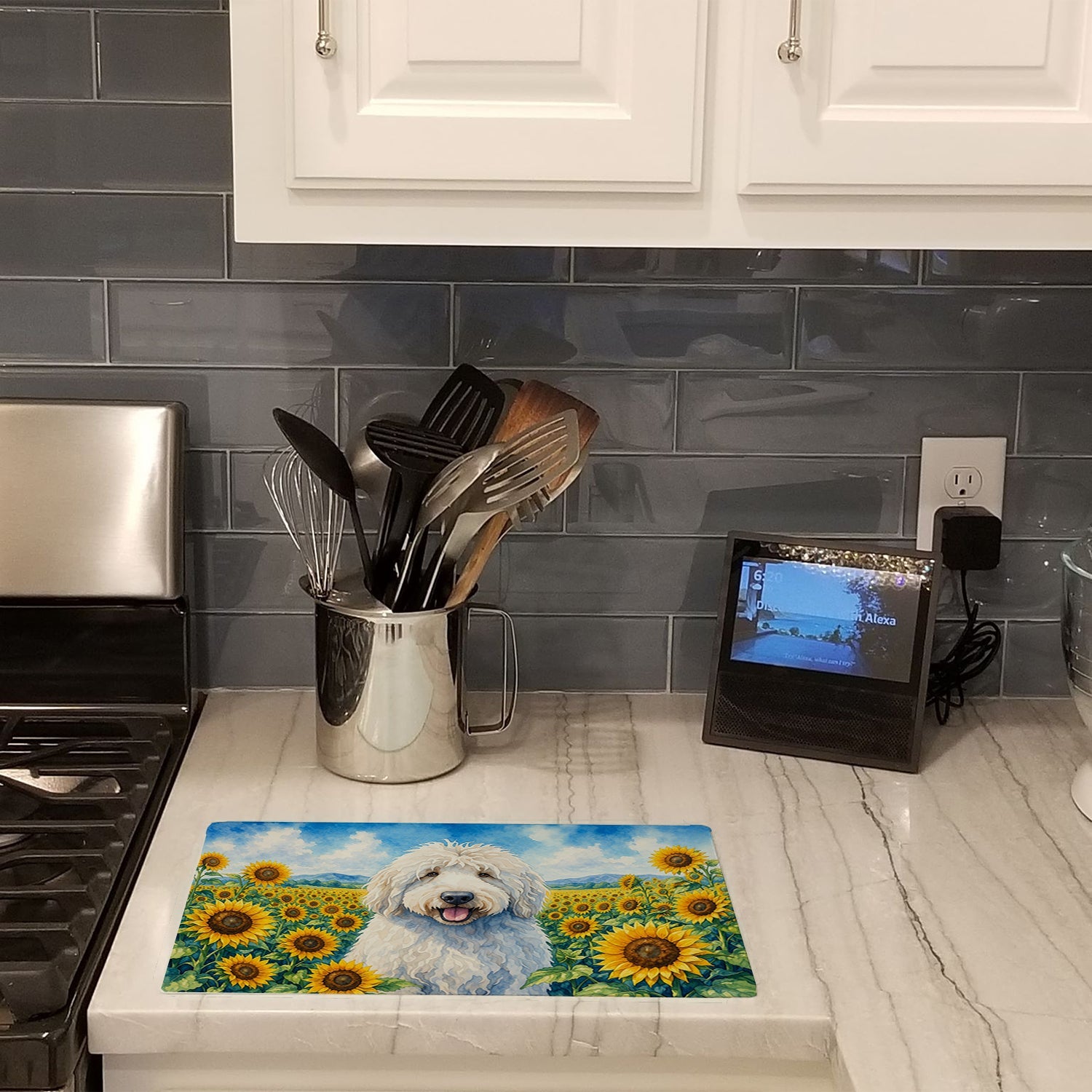 Komondor in Sunflowers Cutting Board Tempered Glass Kitchen Cutting Surface, Heat Resistant Chopping Board with Non-Slip Feet, Decorative Food Prep & Serving