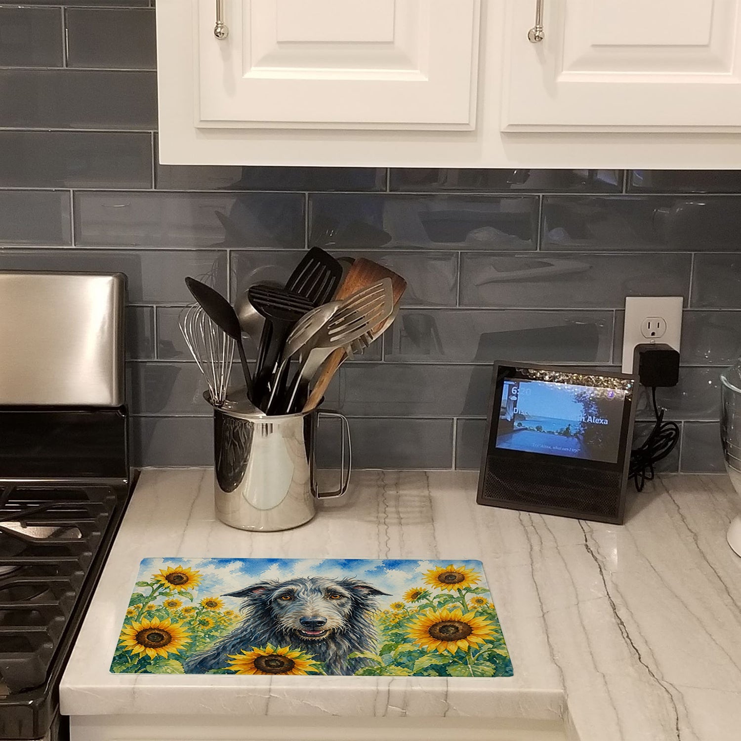 Scottish Deerhound in Sunflowers Cutting Board Tempered Glass Kitchen Cutting Surface, Heat Resistant Chopping Board with Non-Slip Feet, Decorative Food Prep & Serving