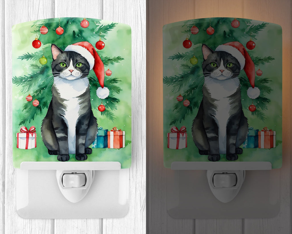 American Polydactyl Cat By the Christmas Tree Ceramic Night Light Compact, UL-Certified, Ideal for Bedroom, Bathroom, Nursery, Hallway, Kitchen, 6x4x3, Multicolor