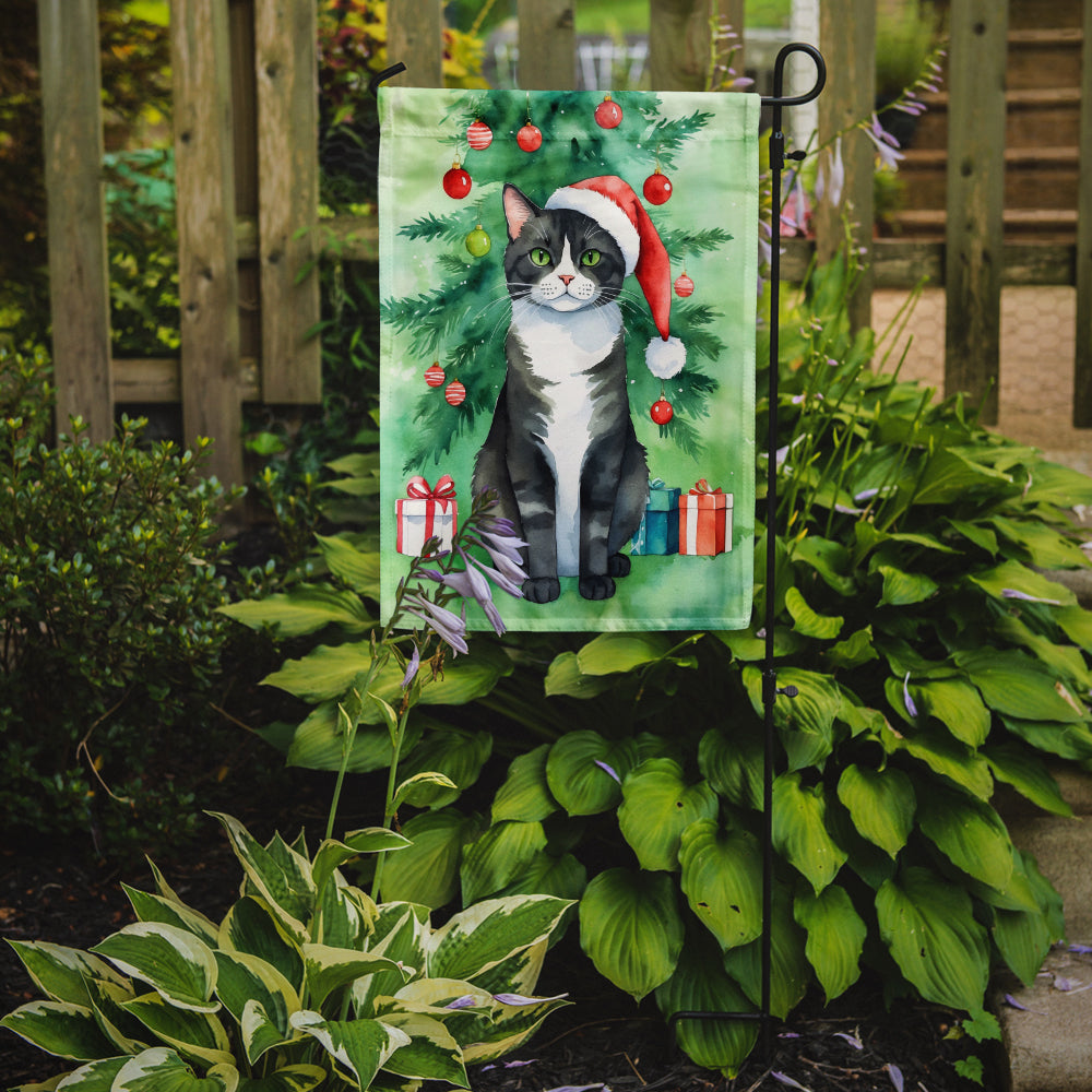 American Polydactyl Cat By the Christmas Tree Garden Flag Mailbox Decorative Yard Banner Outside Patio Artwork for Flower Beds, Garden Size, Multicolor