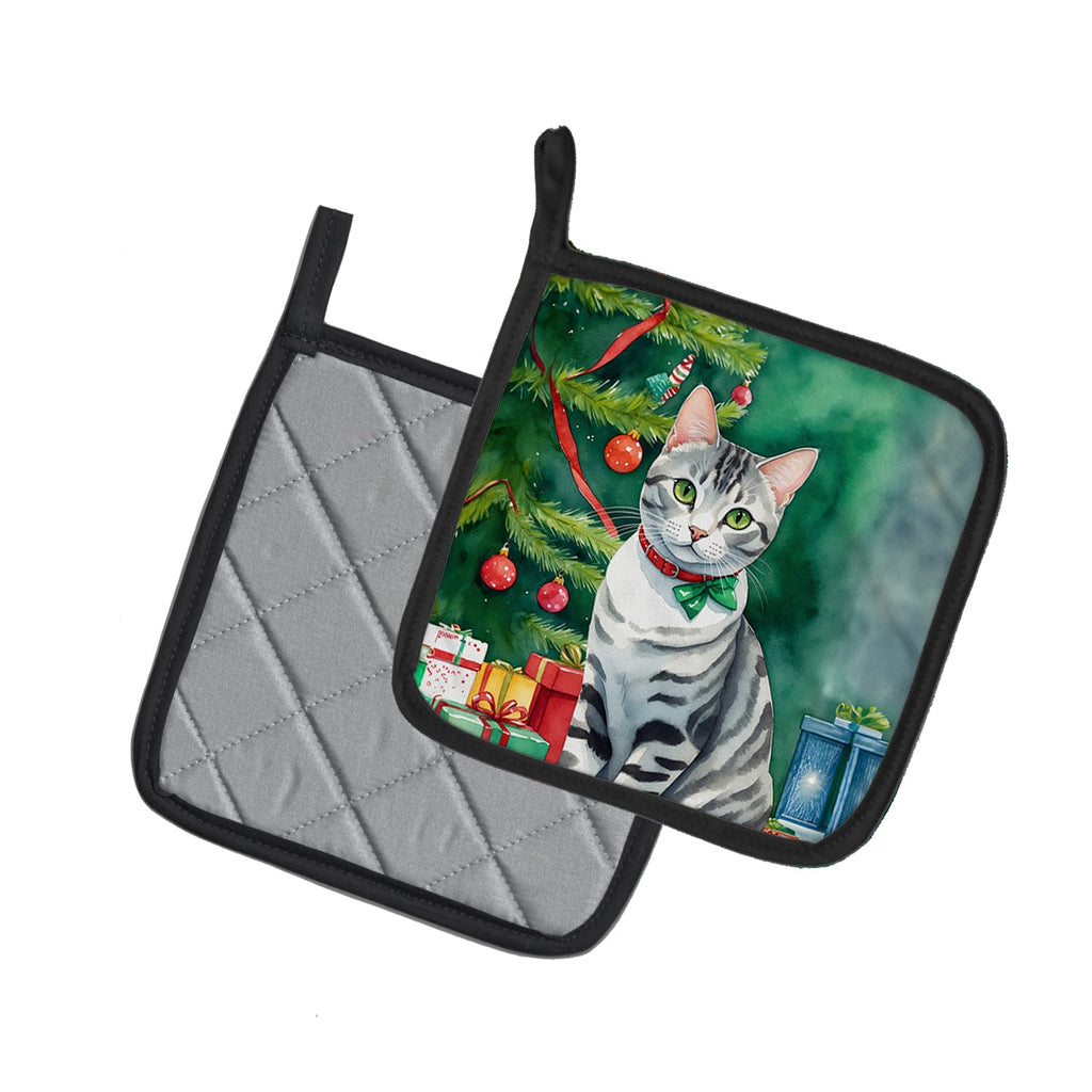 American Shorthair Cat By the Christmas Tree Pot Holder Set of 2 Heat Resistant Quilted Hot Pads 7.5 x 7.5 Inch, Insulated Kitchen Trivets for Cooking & Baking