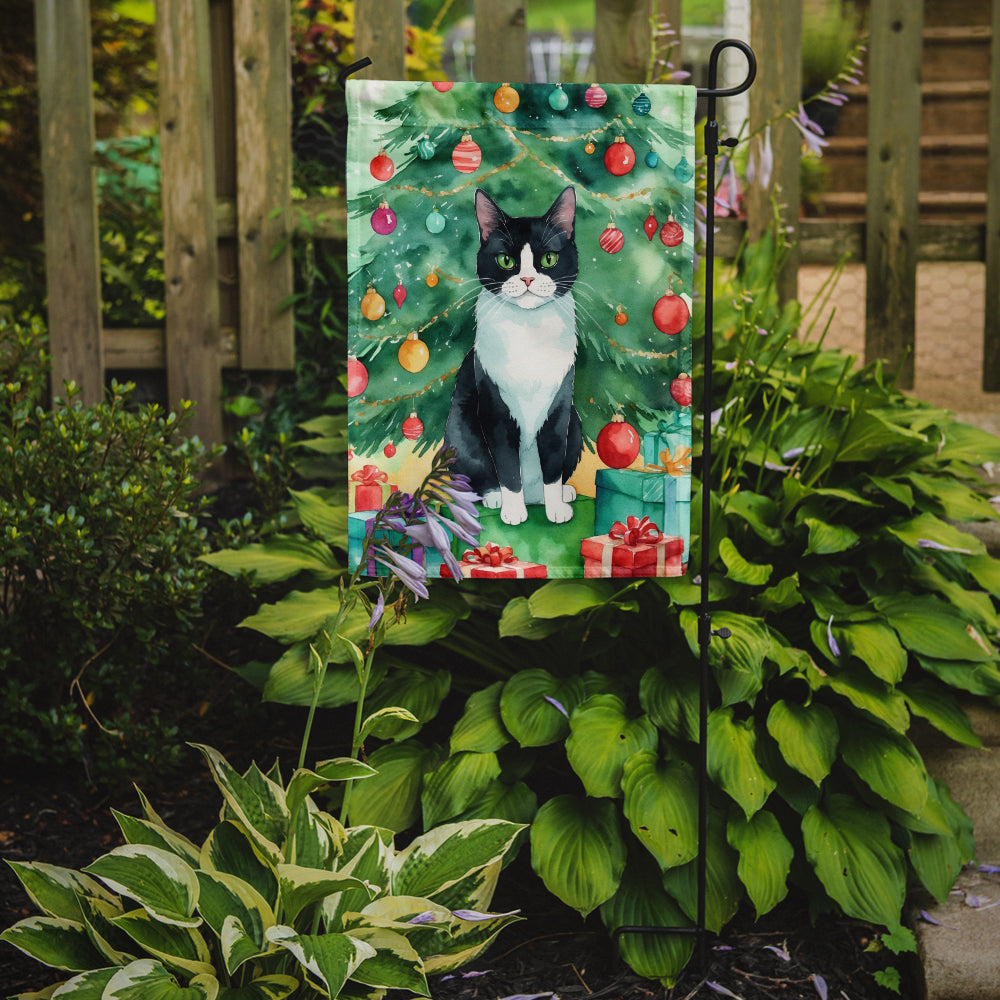 Chantilly Tiffany Cat By the Christmas Tree Garden Flag Mailbox Decorative Yard Banner Outside Patio Artwork for Flower Beds, Garden Size, Multicolor