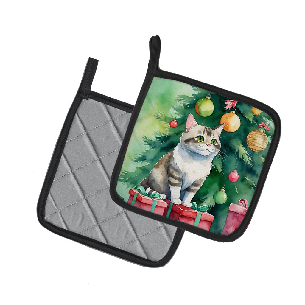 Li Hua Cat By the Christmas Tree Pot Holder Set of 2 Heat Resistant Quilted Hot Pads 7.5 x 7.5 Inch, Insulated Kitchen Trivets for Cooking & Baking