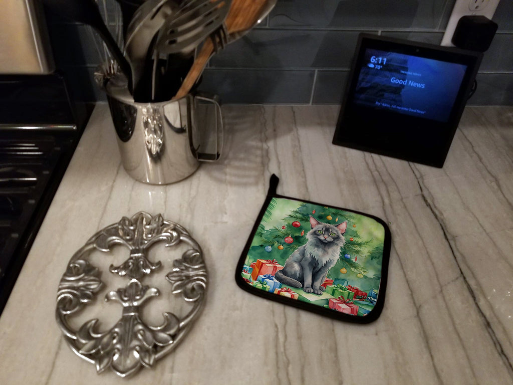 Lykoi Cat By the Christmas Tree Pot Holder Set of 2 Heat Resistant Quilted Hot Pads 7.5 x 7.5 Inch, Insulated Kitchen Trivets for Cooking & Baking