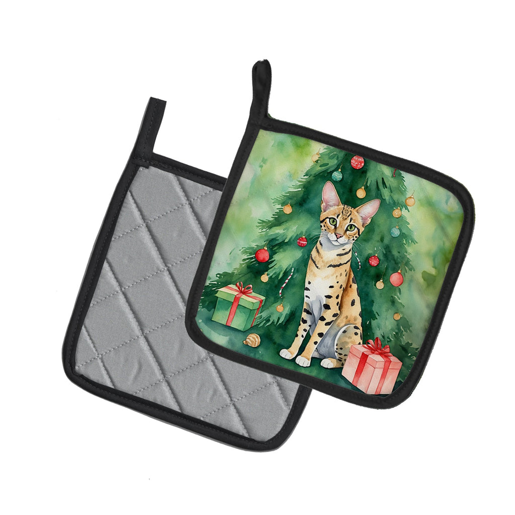 Savannah Cat By the Christmas Tree Pot Holder Set of 2 Heat Resistant Quilted Hot Pads 7.5 x 7.5 Inch, Insulated Kitchen Trivets for Cooking & Baking