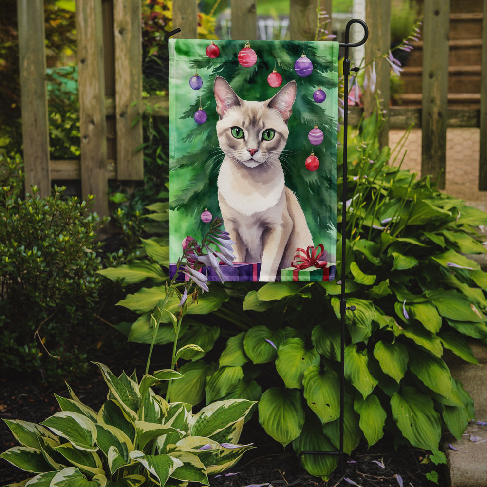Thai Lilac Cat By the Christmas Tree Garden Flag Mailbox Decorative Yard Banner Outside Patio Artwork for Flower Beds, Garden Size, Multicolor