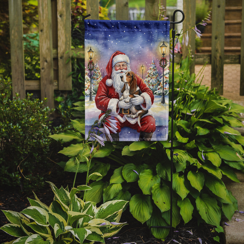Basset Hound with Santa Claus Garden Flag Mailbox Decorative Yard Banner Outside Patio Artwork for Flower Beds, Garden Size, Multicolor