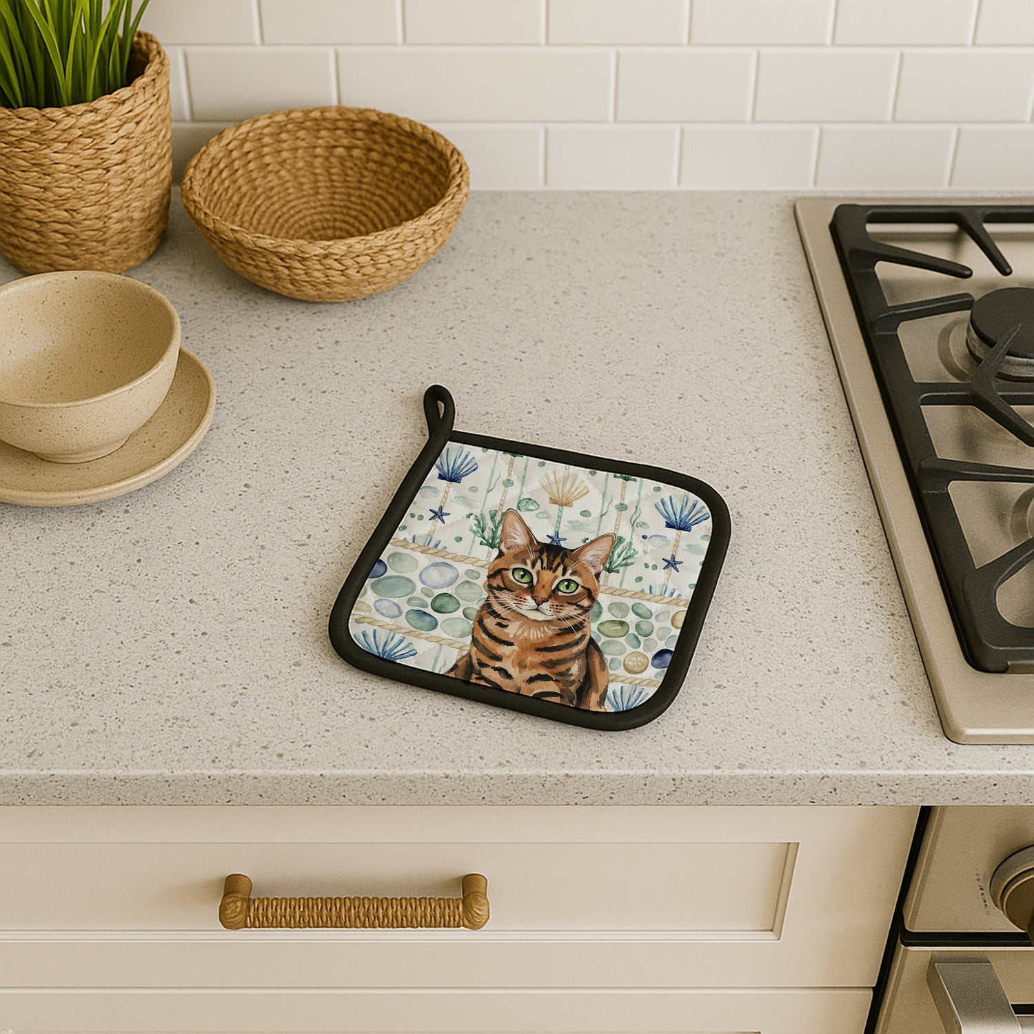 Spotted Tabby Brown Cat Coastal Sea Glass Pot Holder Set of 2 Heat Resistant Quilted Hot Pads 7.5 x 7.5 Inch, Insulated Kitchen Trivets for Cooking & Baking