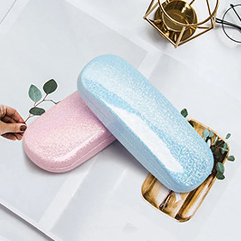 Hard shell eyeglass case